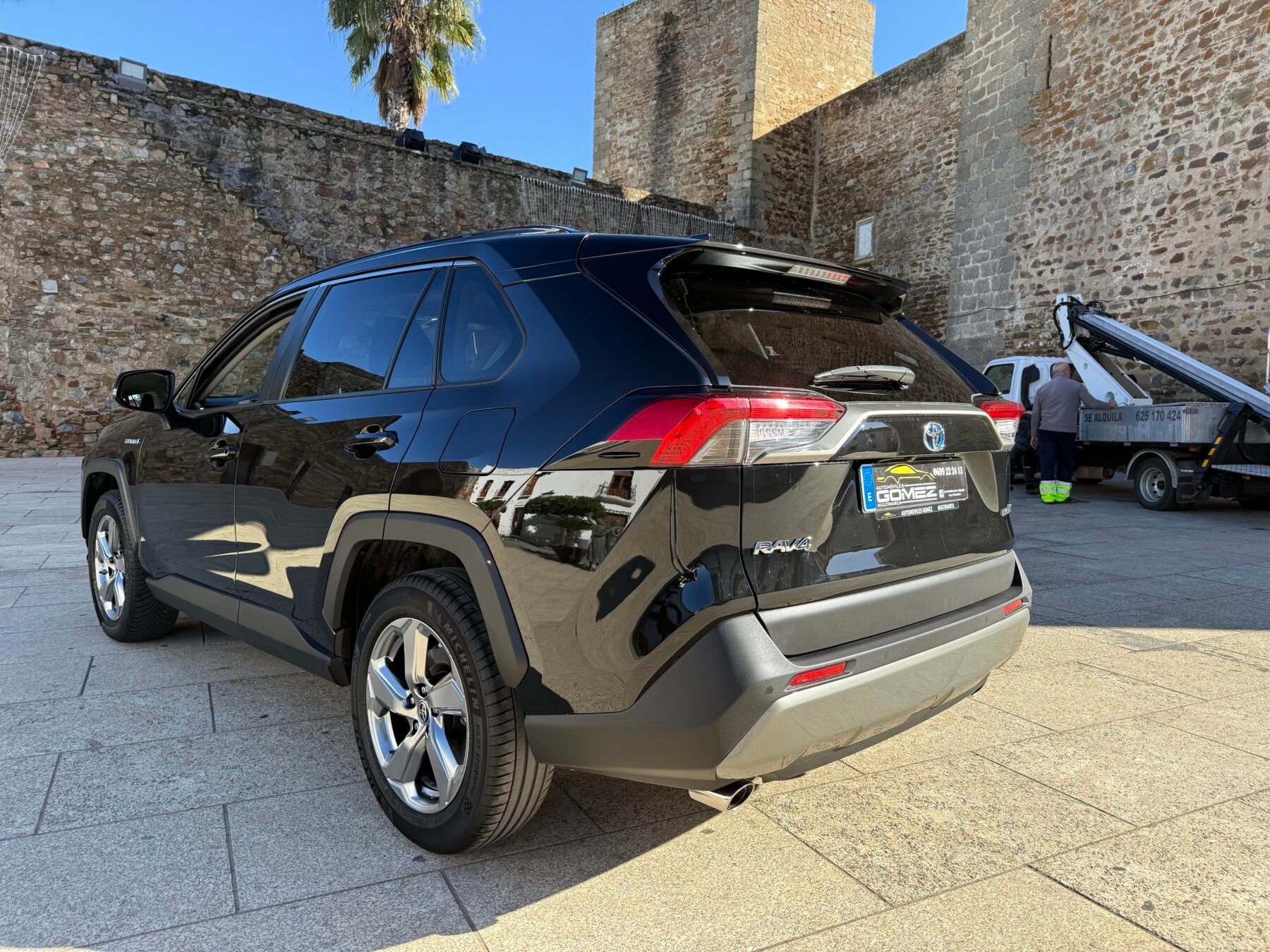 TOYOTA Rav4  2.5l 220H Advance Auto 