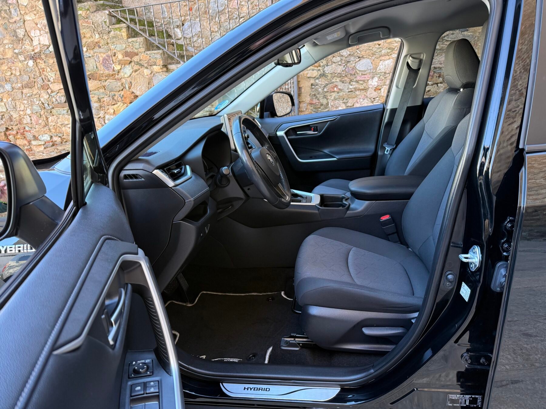 TOYOTA Rav4  2.5l 220H Advance Auto 