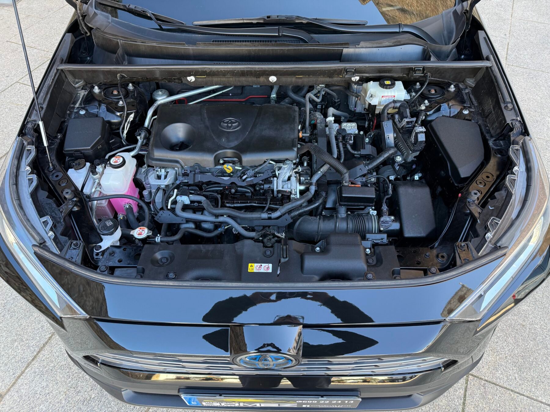 TOYOTA Rav4  2.5l 220H Advance Auto 