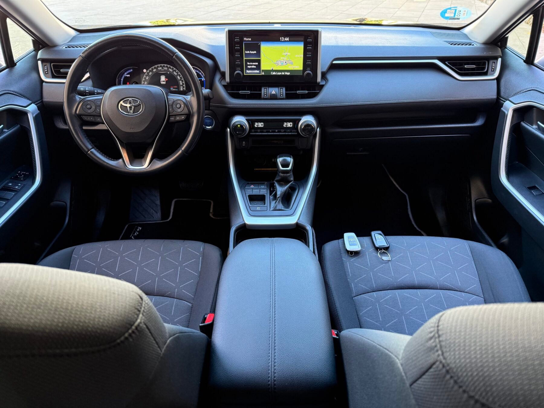 TOYOTA Rav4  2.5l 220H Advance Auto 