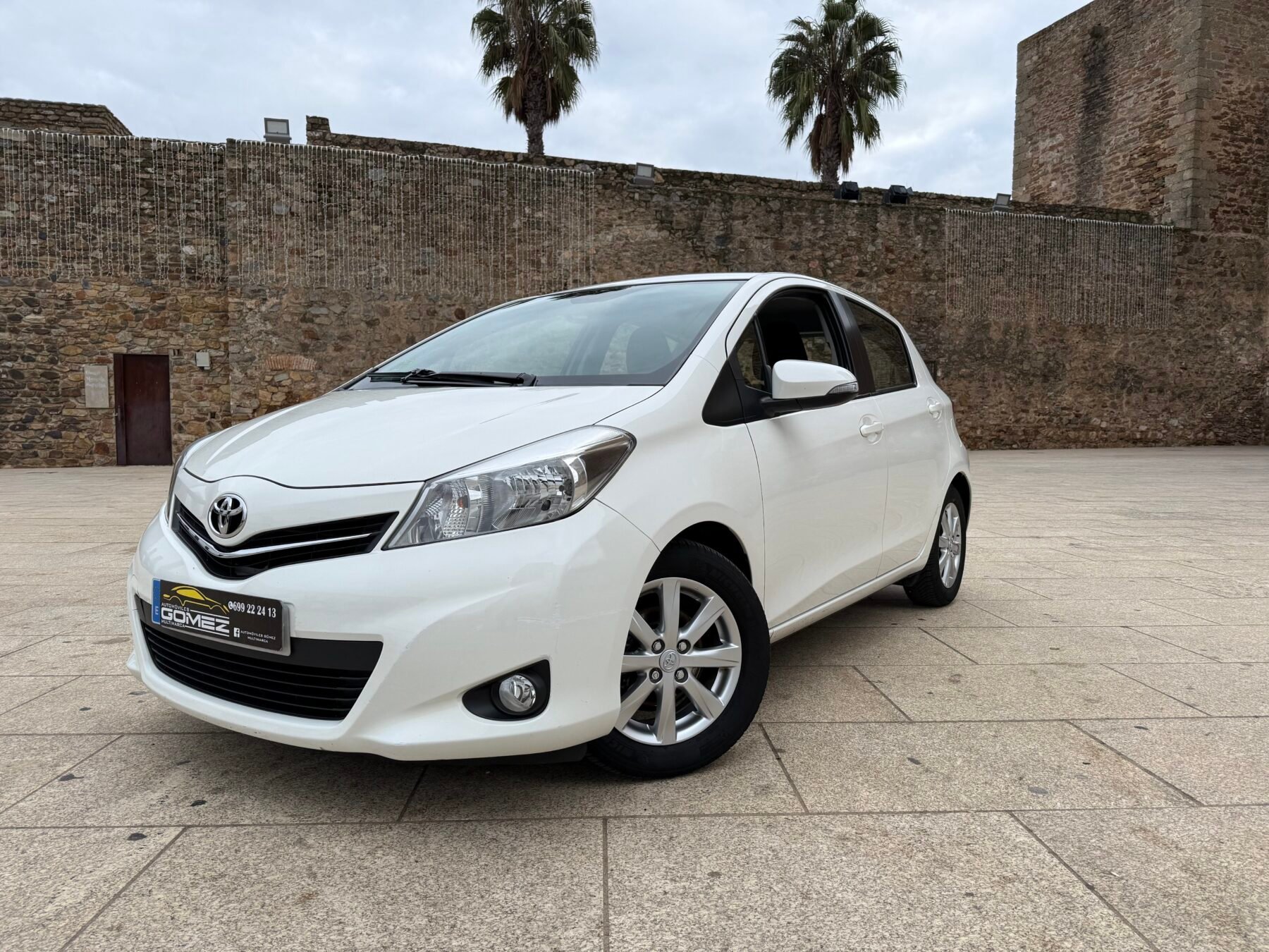 TOYOTA Yaris 1.4 Dual VVT-i Active 100 CV Auto
