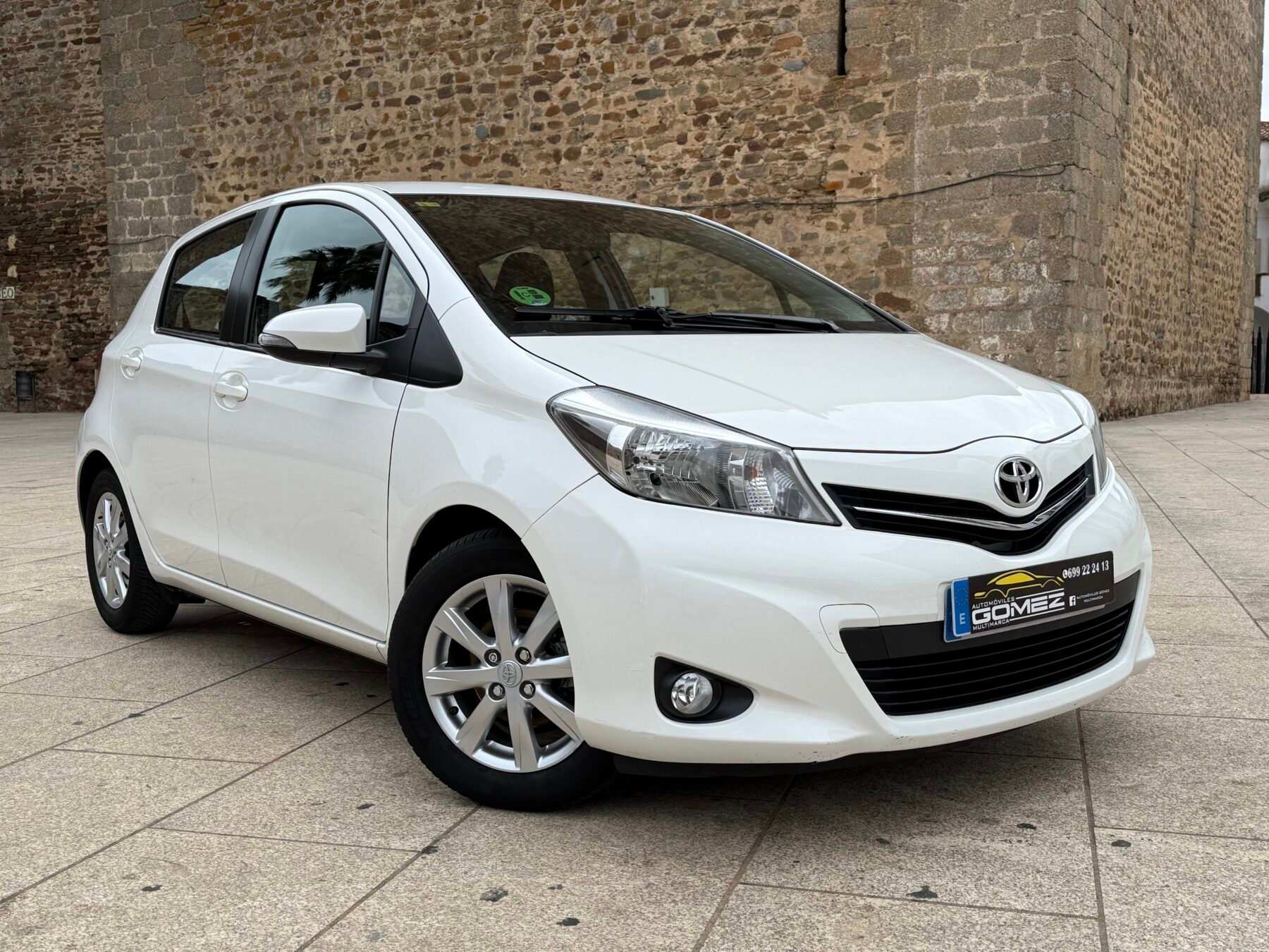 TOYOTA Yaris 1.4 Dual VVT-i Active 100 CV Auto