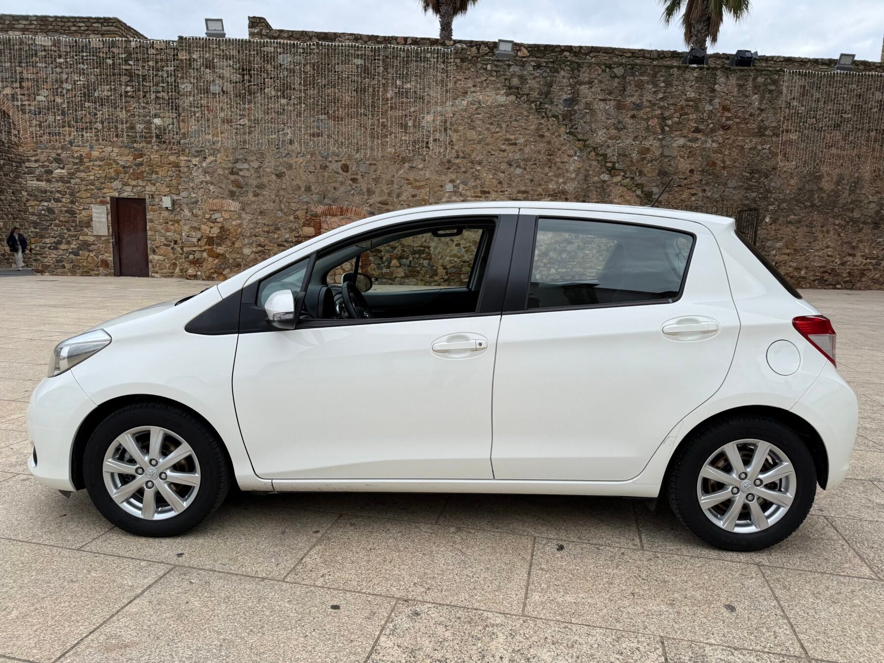 TOYOTA Yaris 1.4 Dual VVT-i Active 100 CV Auto