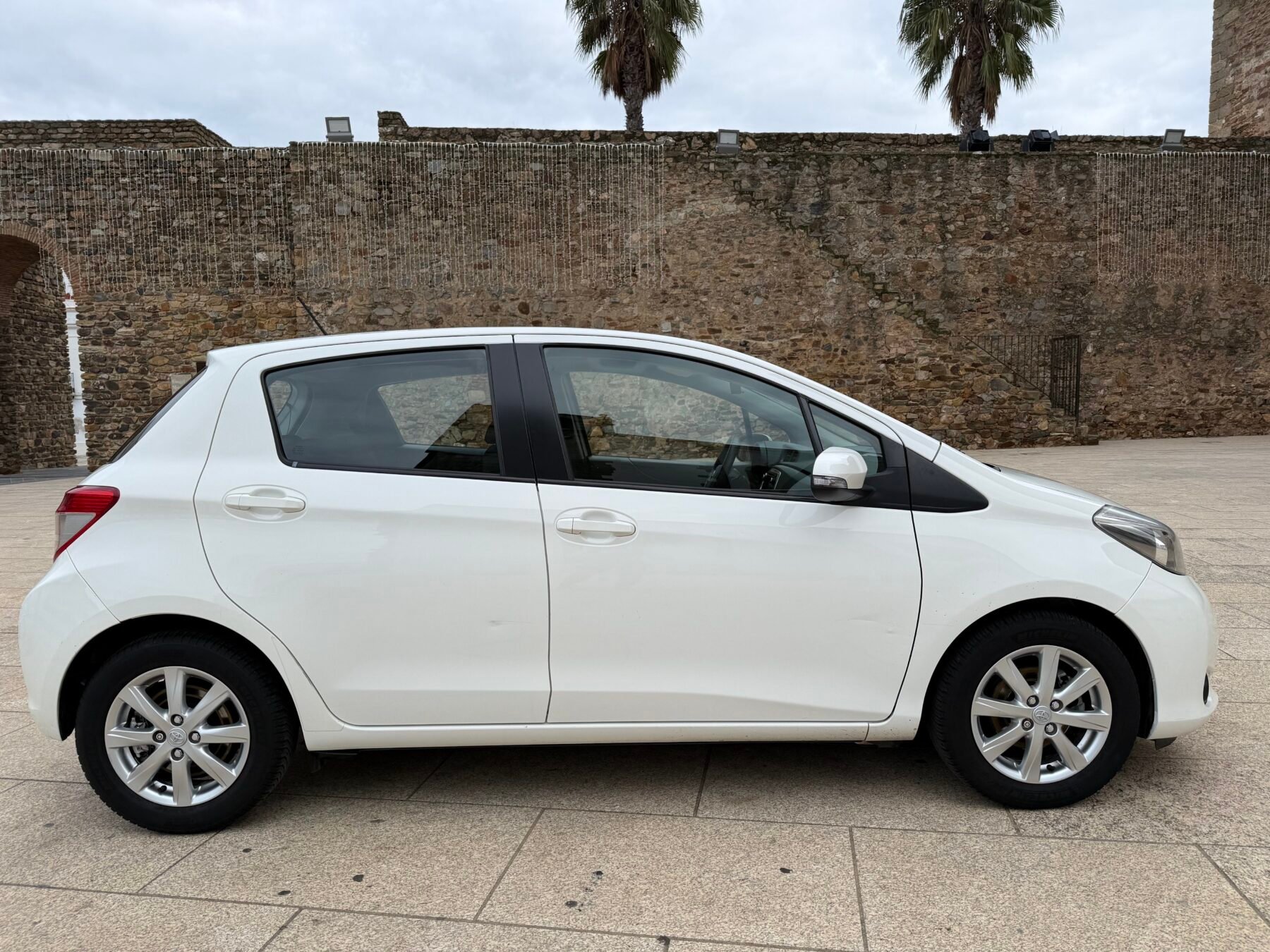 TOYOTA Yaris 1.4 Dual VVT-i Active 100 CV Auto