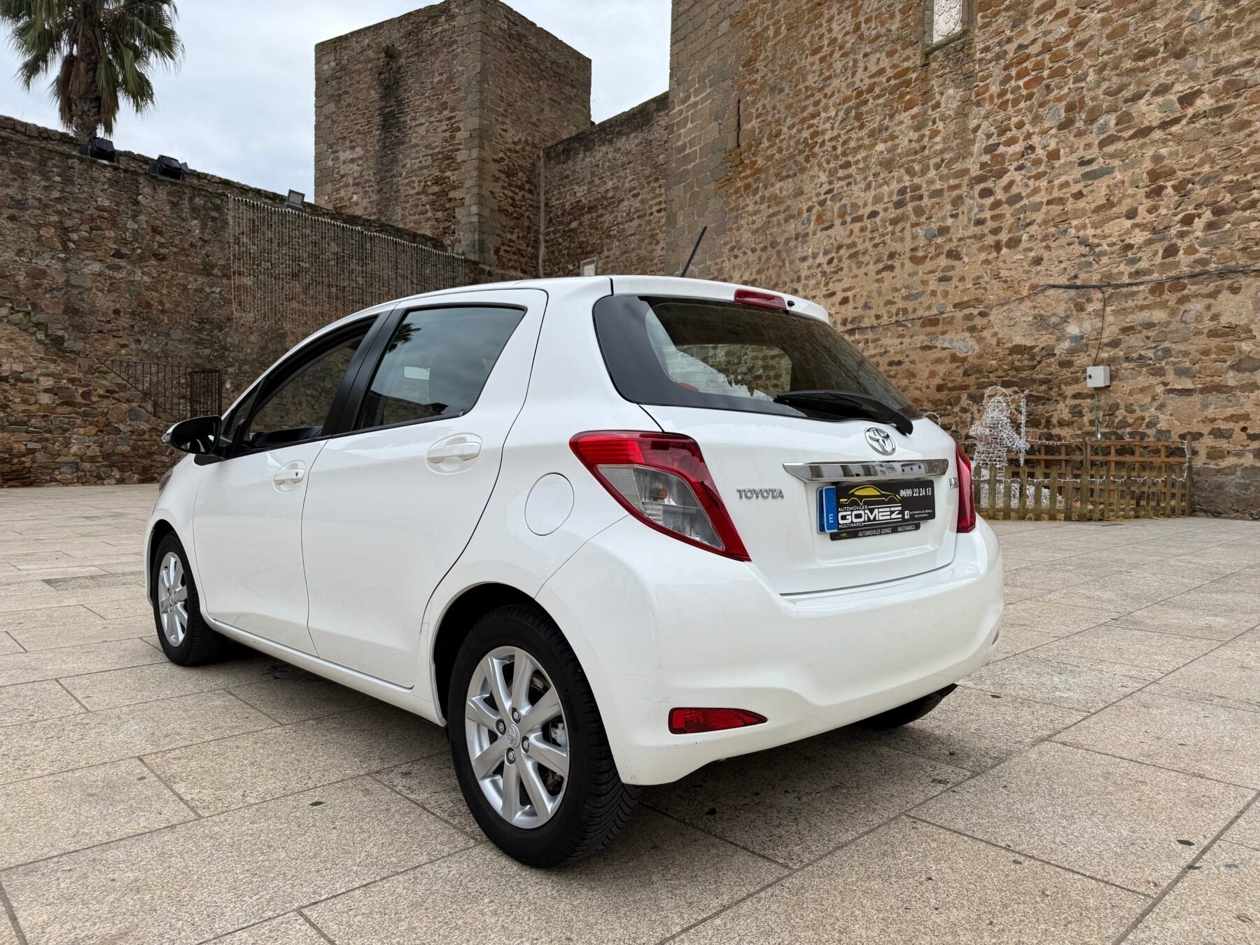 TOYOTA Yaris 1.4 Dual VVT-i Active 100 CV Auto