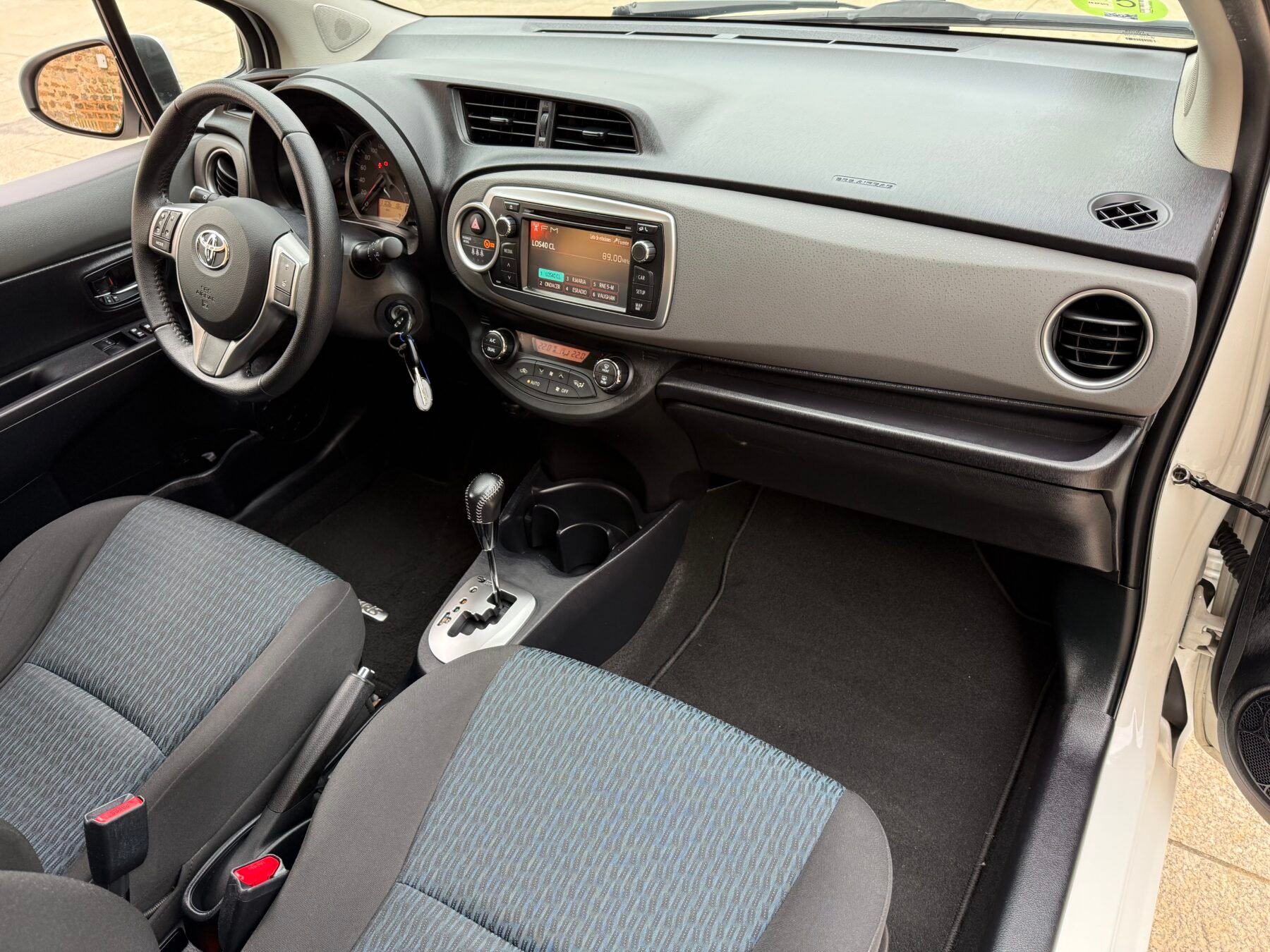 TOYOTA Yaris 1.4 Dual VVT-i Active 100 CV Auto