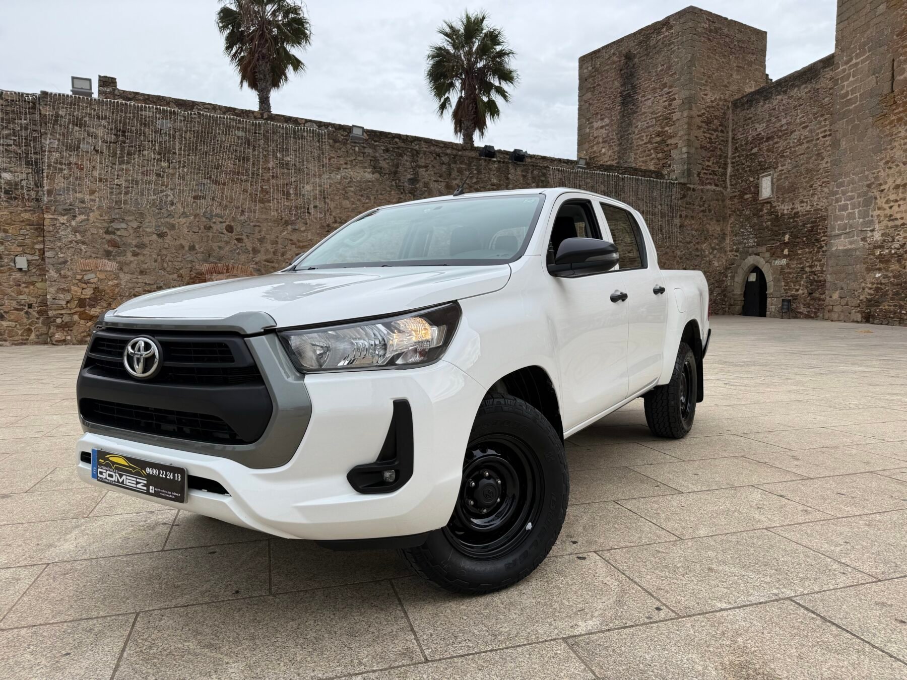 TOYOTA Hilux pickup 2.4 D-4D Cabina Doble GX 