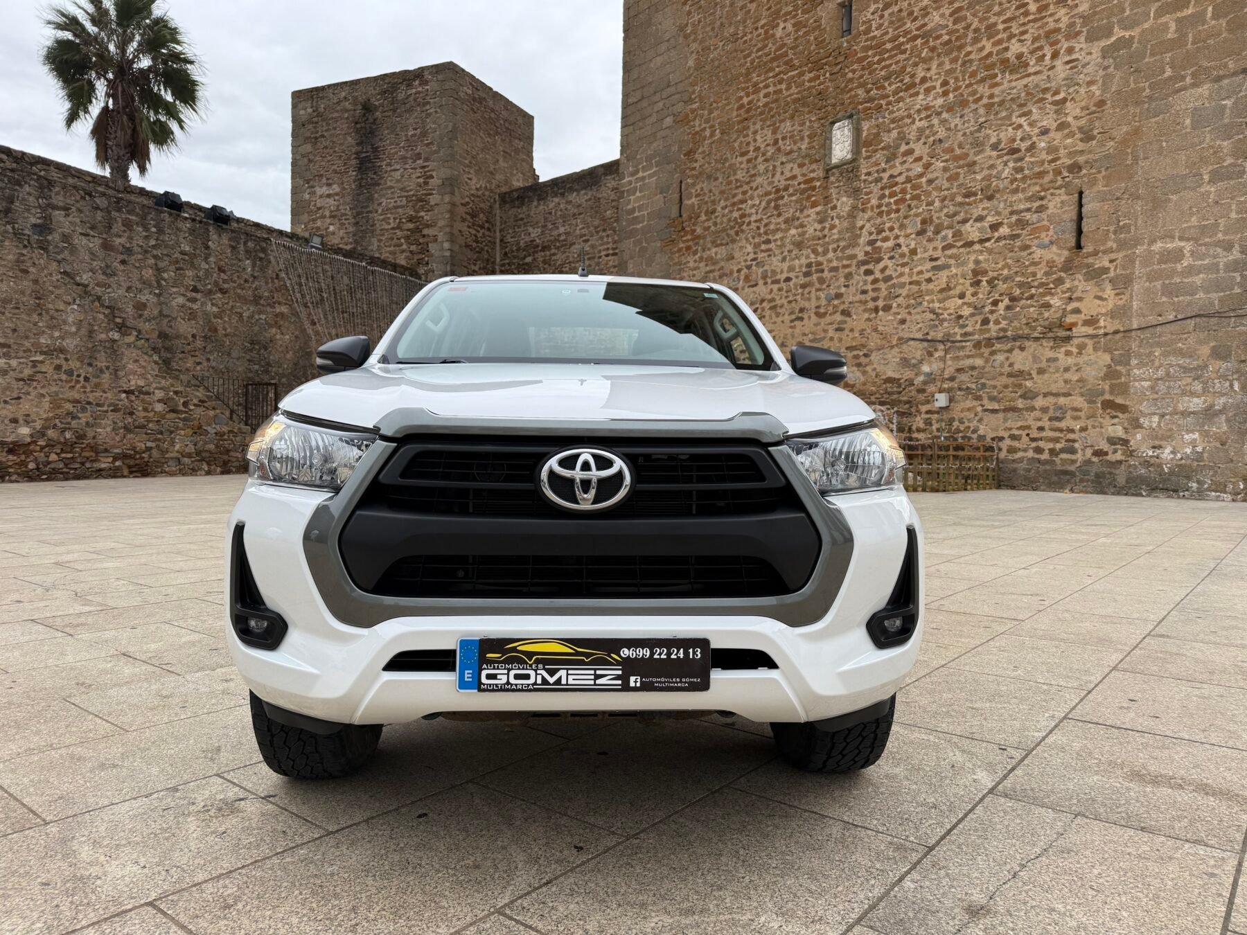 TOYOTA Hilux pickup 2.4 D-4D Cabina Doble GX 
