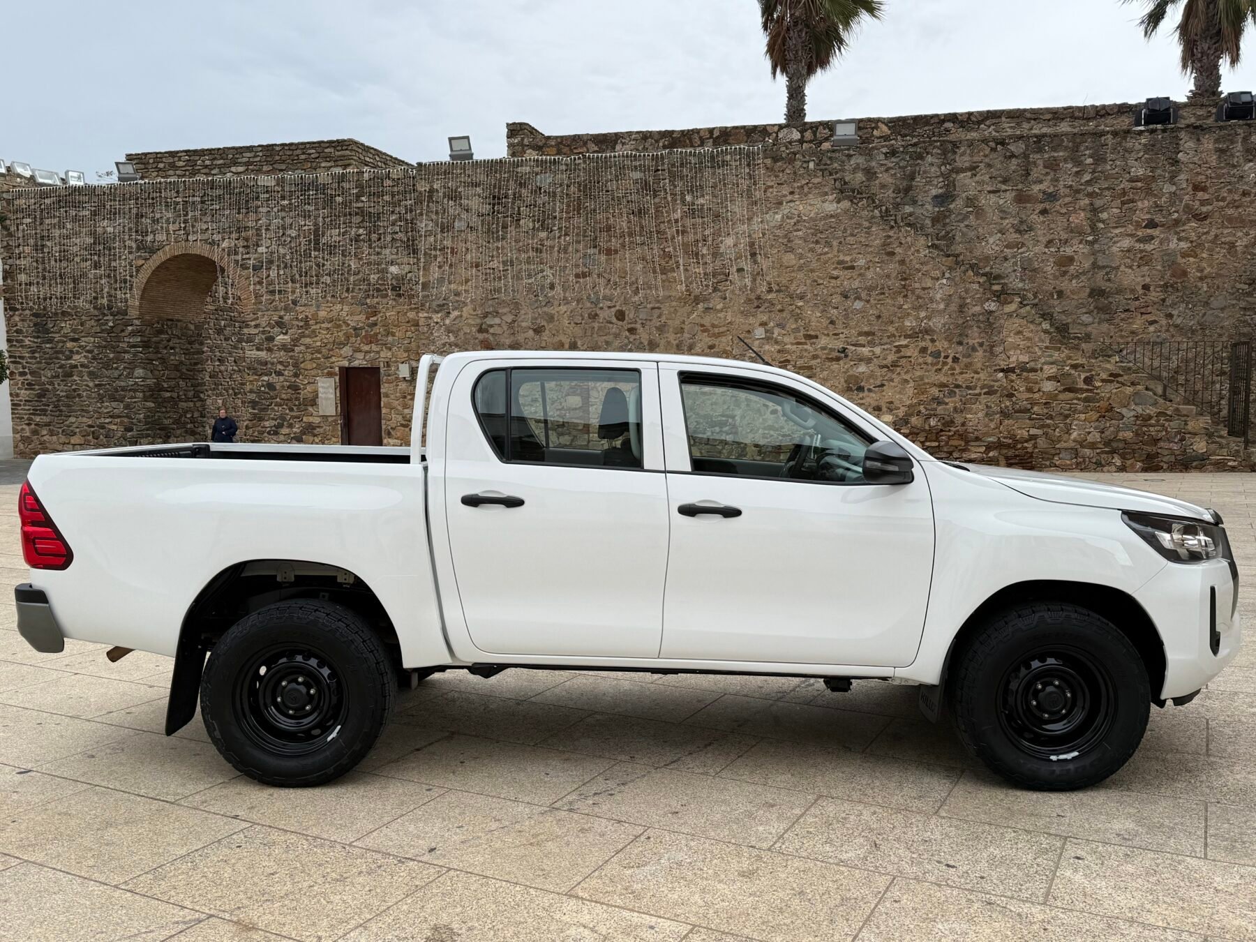 TOYOTA Hilux pickup 2.4 D-4D Cabina Doble GX 
