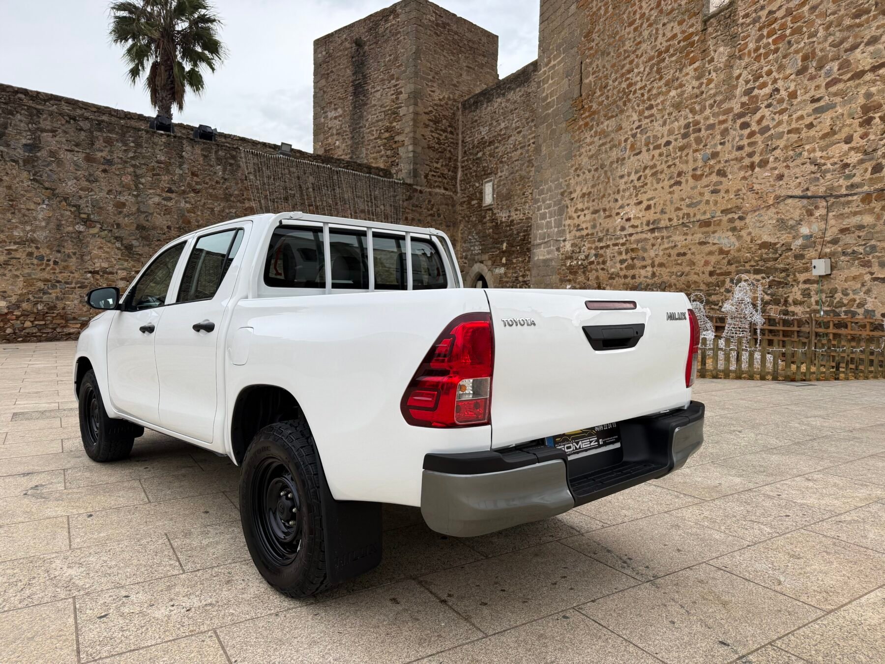 TOYOTA Hilux pickup 2.4 D-4D Cabina Doble GX 