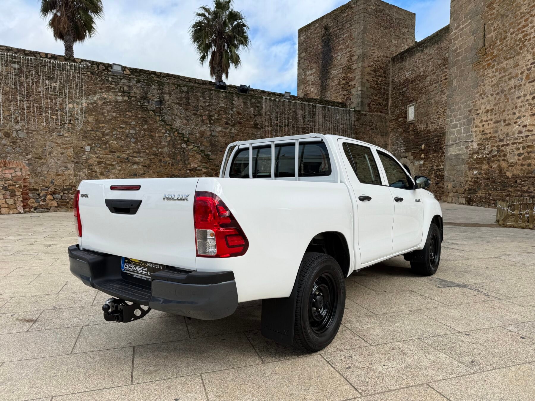TOYOTA Hilux PICKUP 2.4 D-4D CABINA DOBLE GX