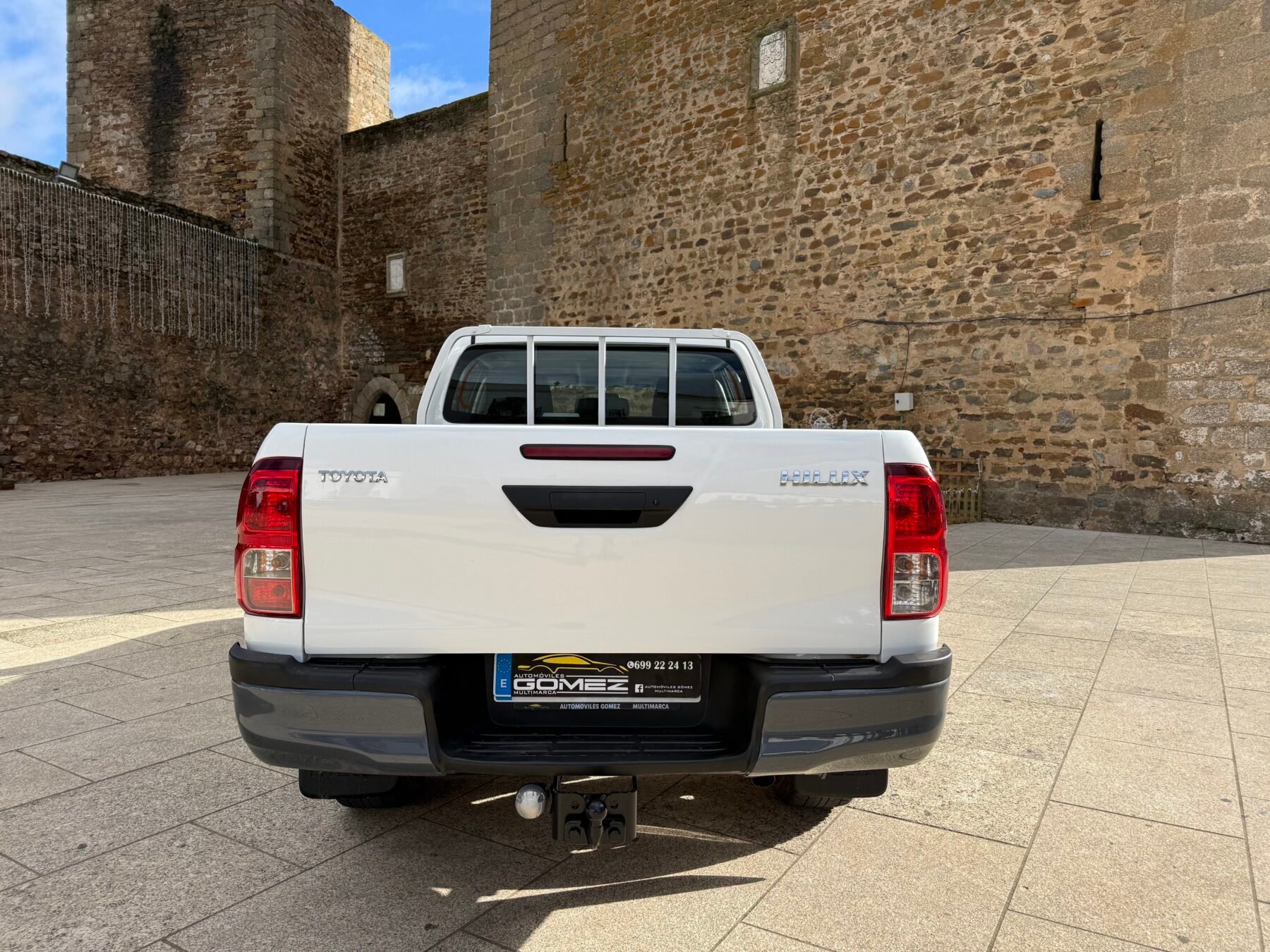 TOYOTA Hilux PICKUP 2.4 D-4D CABINA DOBLE GX