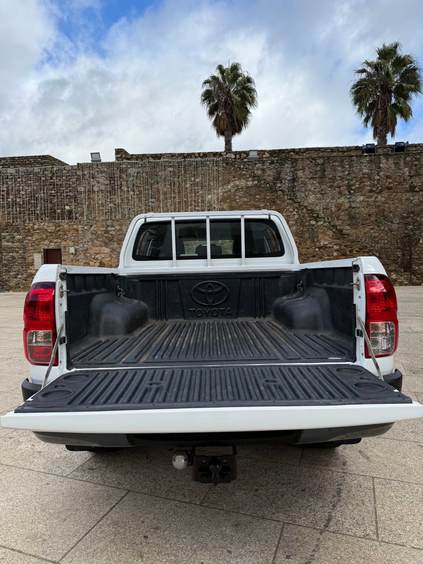 TOYOTA Hilux PICKUP 2.4 D-4D CABINA DOBLE GX