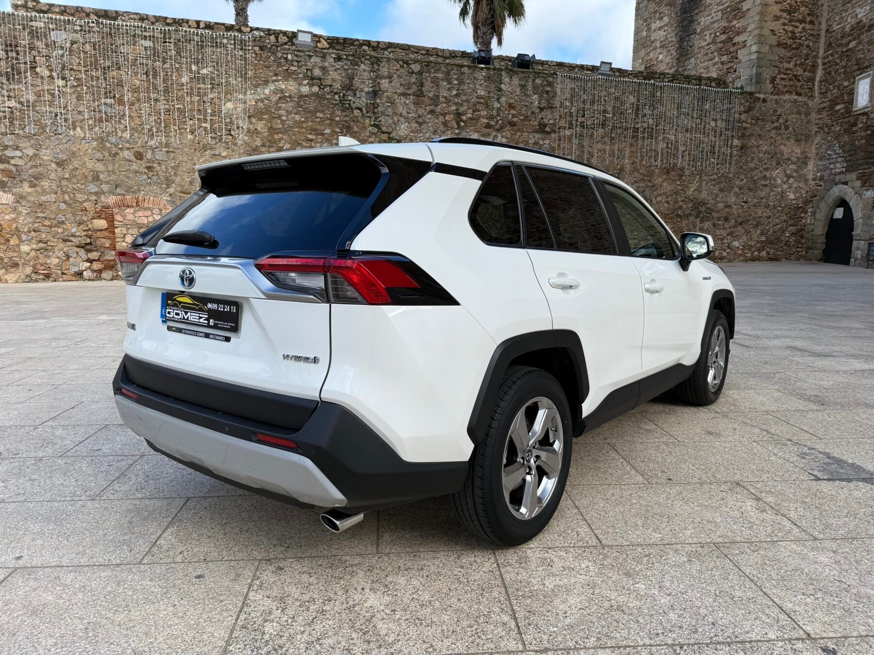 TOYOTA Rav4 2.5l 220H Advance