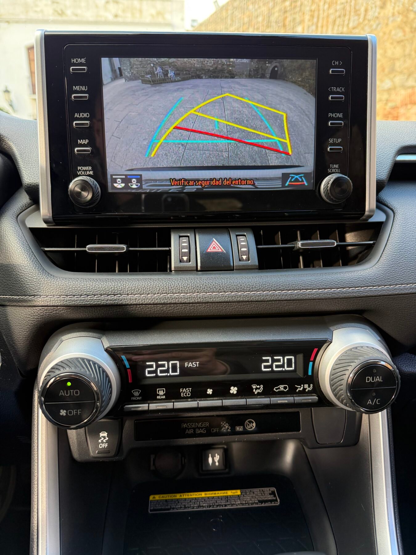 TOYOTA Rav4 2.5l 220H Advance