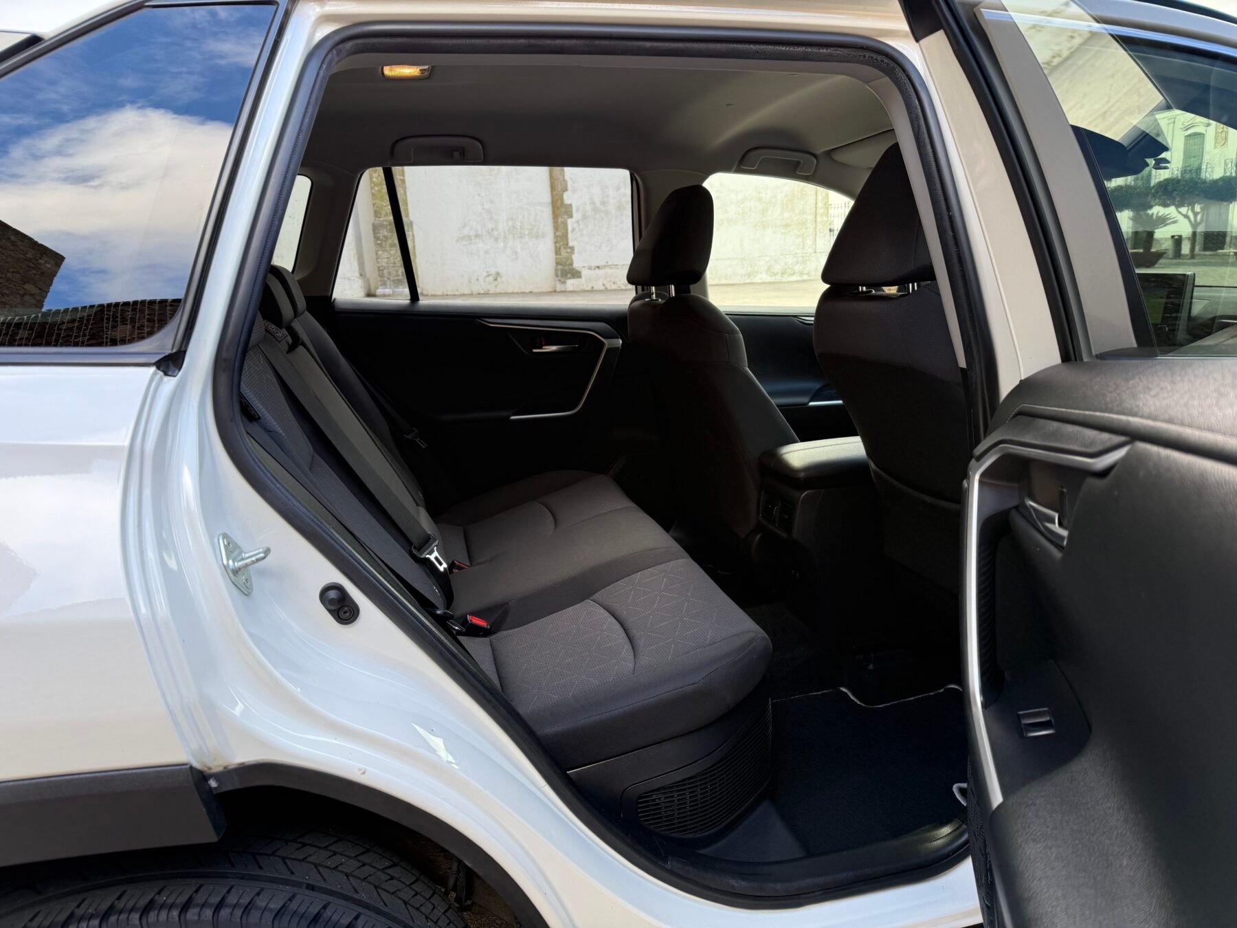 TOYOTA Rav4 2.5l 220H Advance