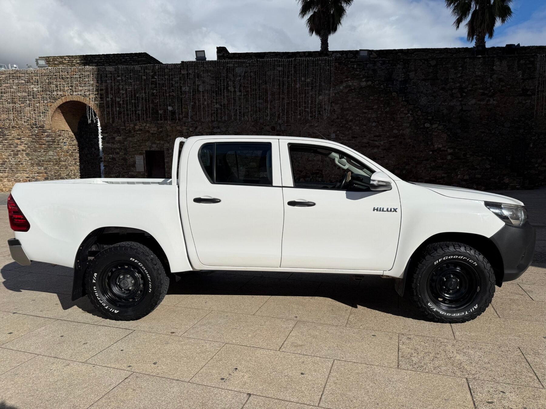 TOYOTA Hilux VU pickup 2.4 D-4D Cabina Doble GX 4x4 