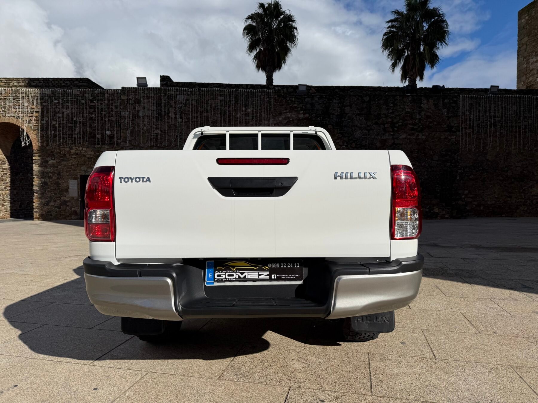 TOYOTA Hilux VU pickup 2.4 D-4D Cabina Doble GX 4x4 