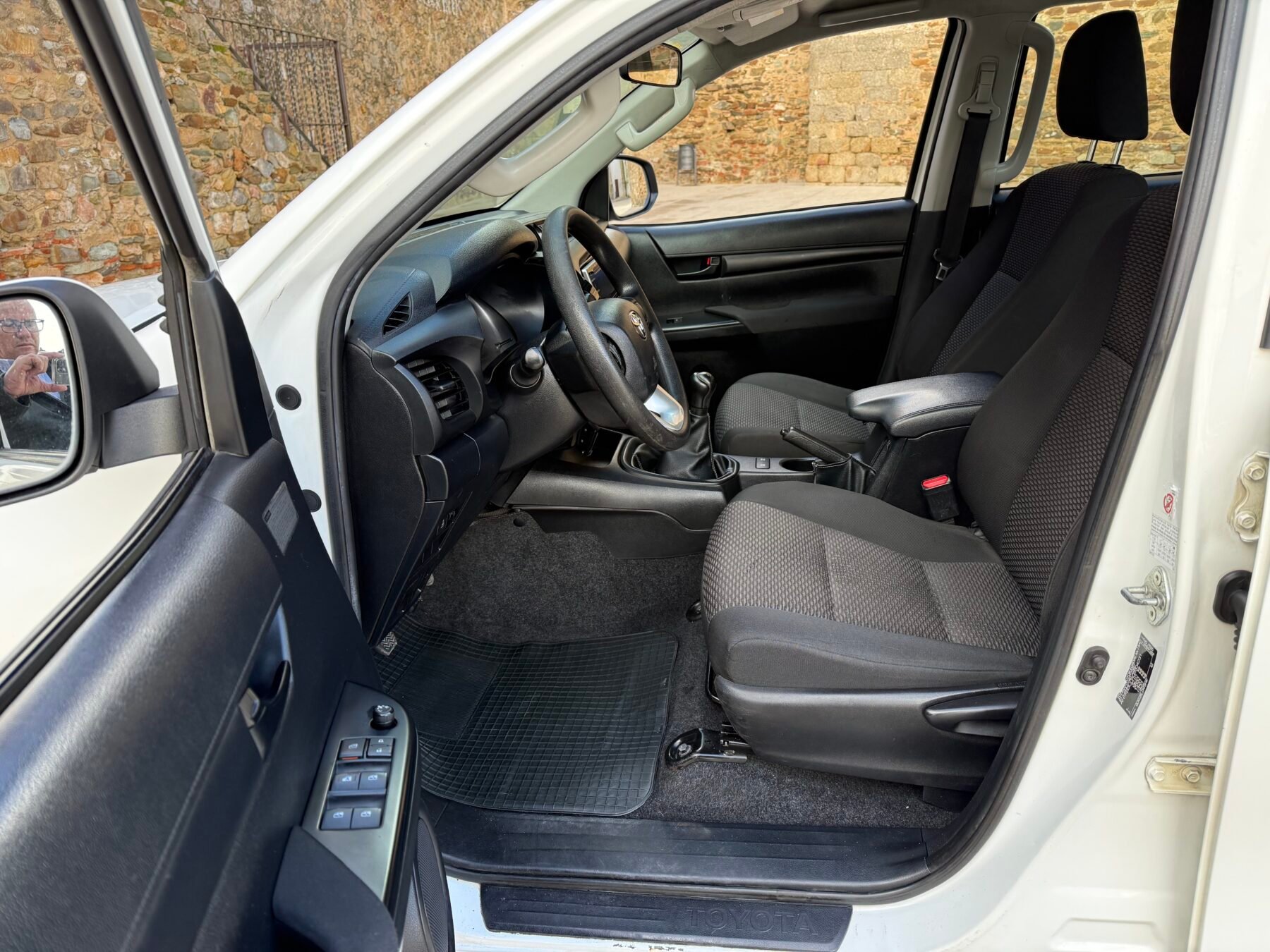 TOYOTA Hilux VU pickup 2.4 D-4D Cabina Doble GX 4x4 