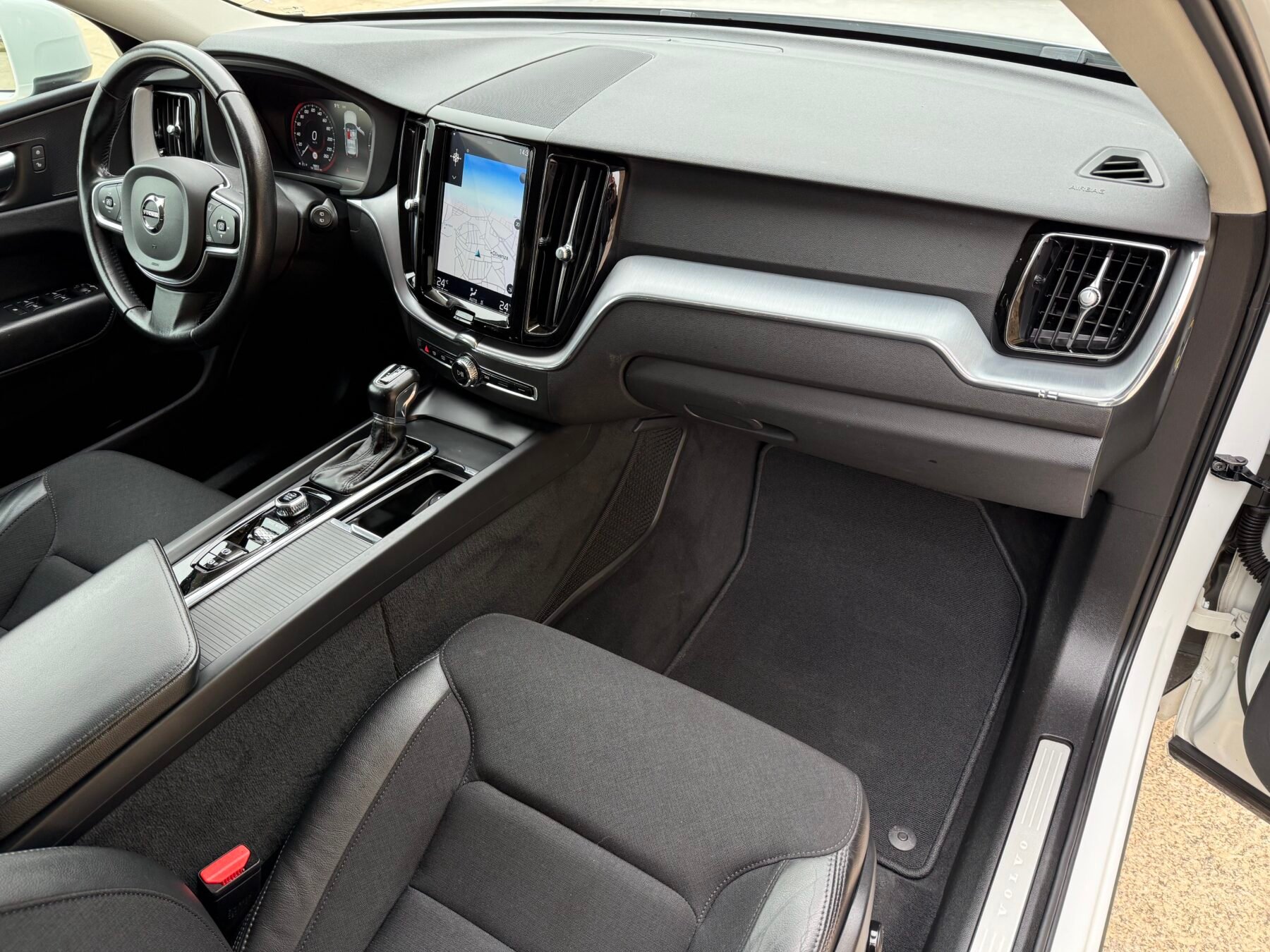 VOLVO XC60 2.0 D4 Business Plus Auto 197 CV Auto