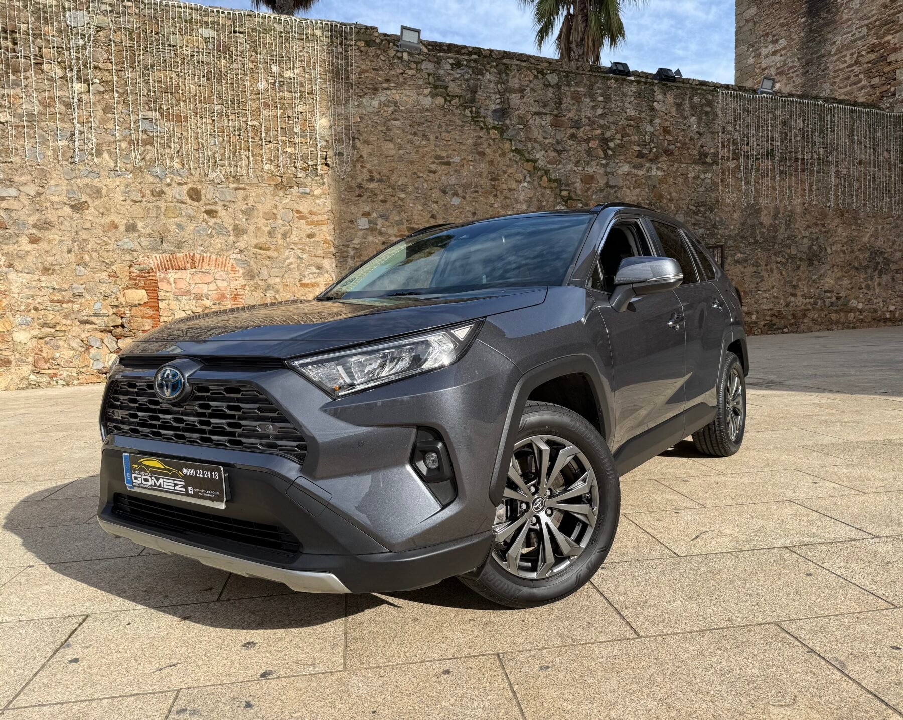 TOYOTA Rav4  2.5l 220H Advance 