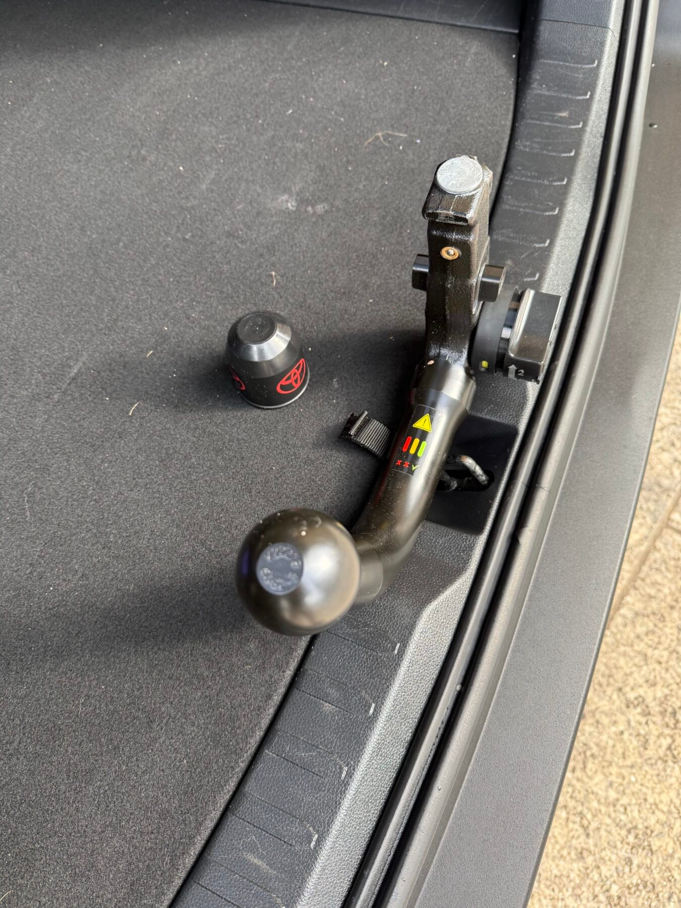 TOYOTA Rav4  2.5l 220H Advance 