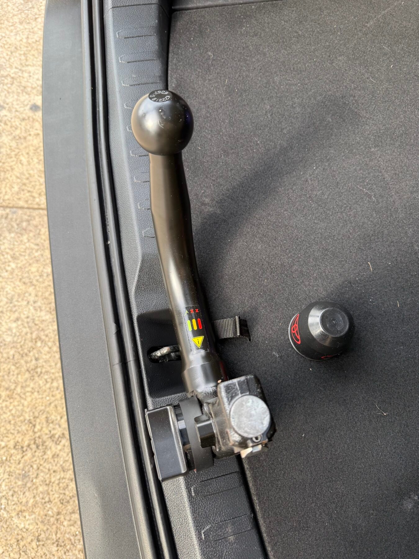 TOYOTA Rav4  2.5l 220H Advance 