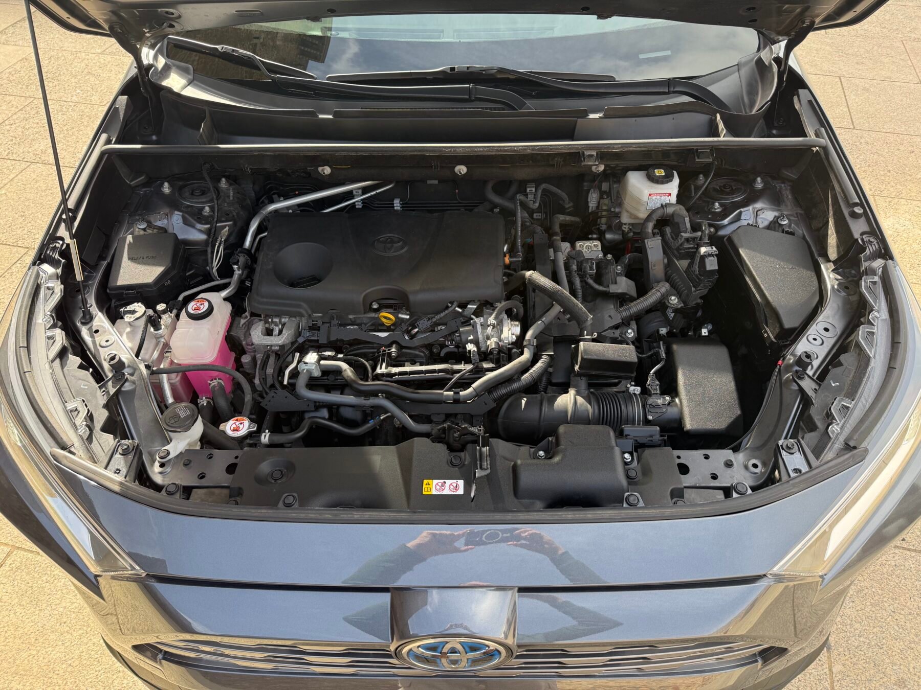 TOYOTA Rav4  2.5l 220H Advance 