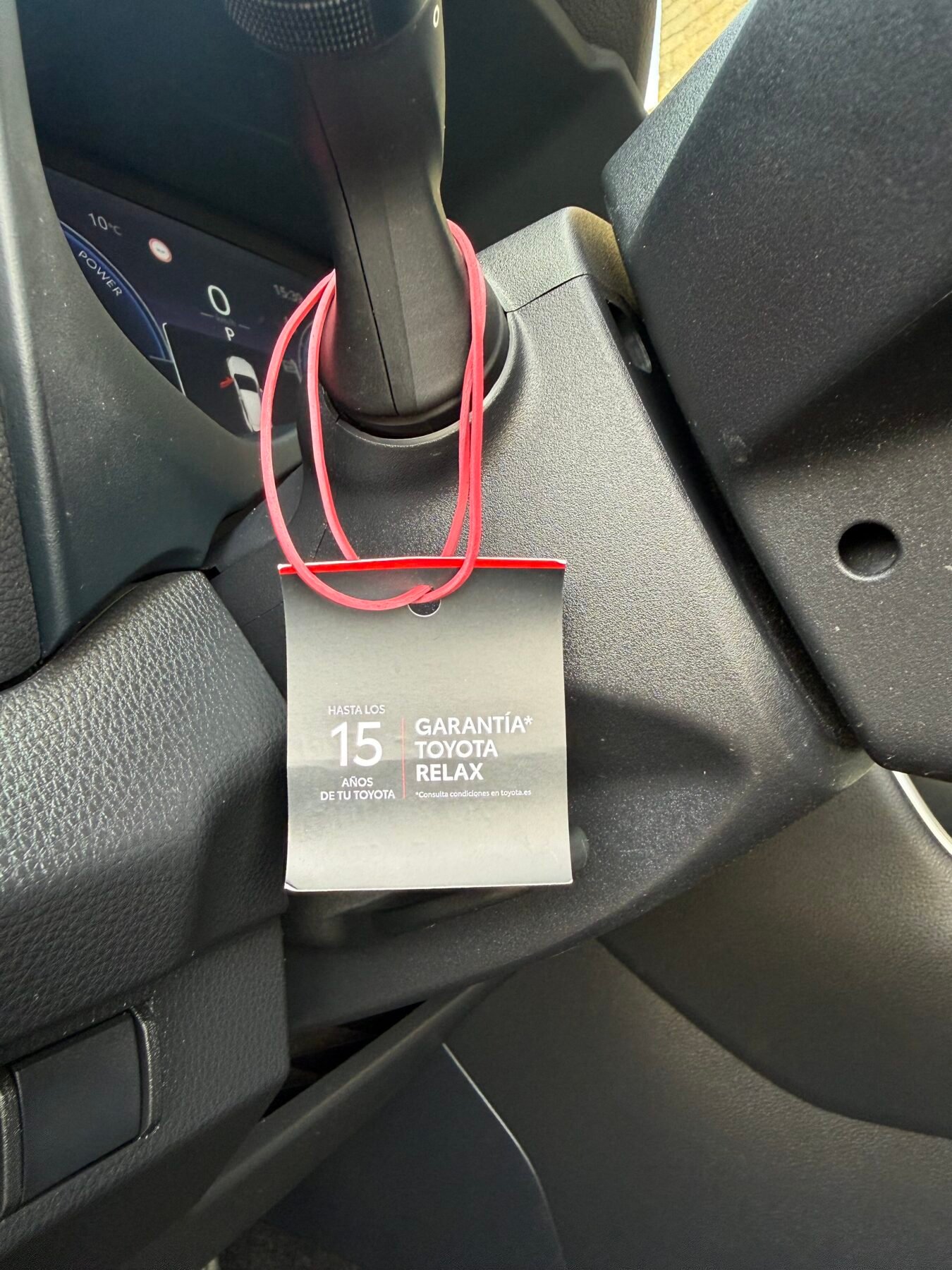 TOYOTA Rav4  2.5l 220H Advance 