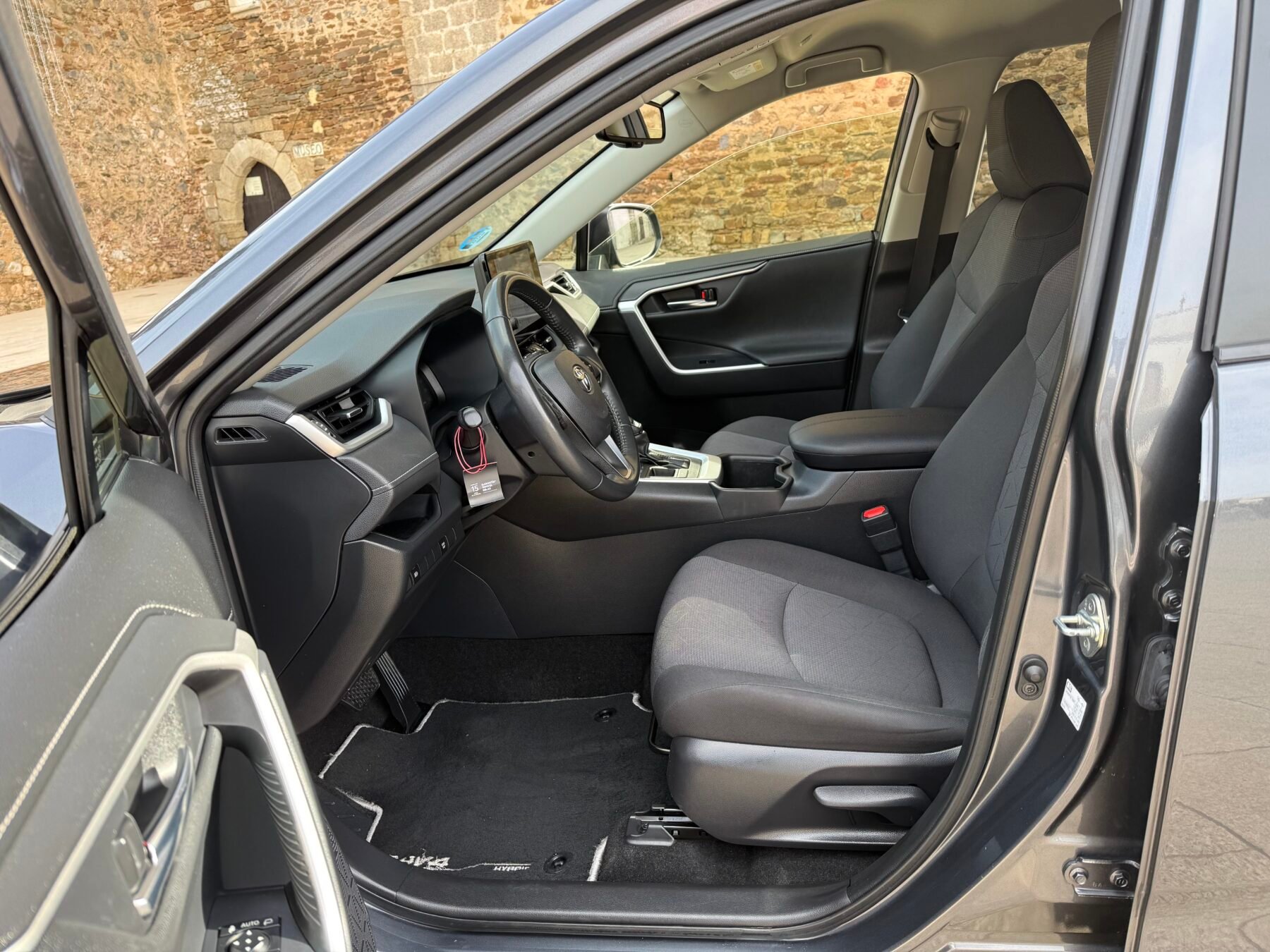 TOYOTA Rav4  2.5l 220H Advance 