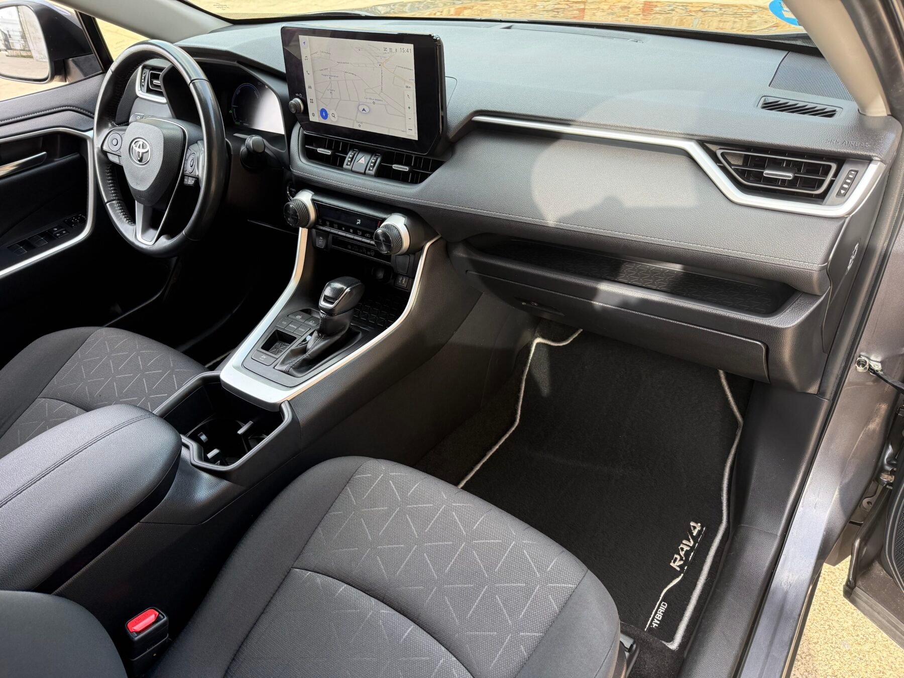 TOYOTA Rav4  2.5l 220H Advance 