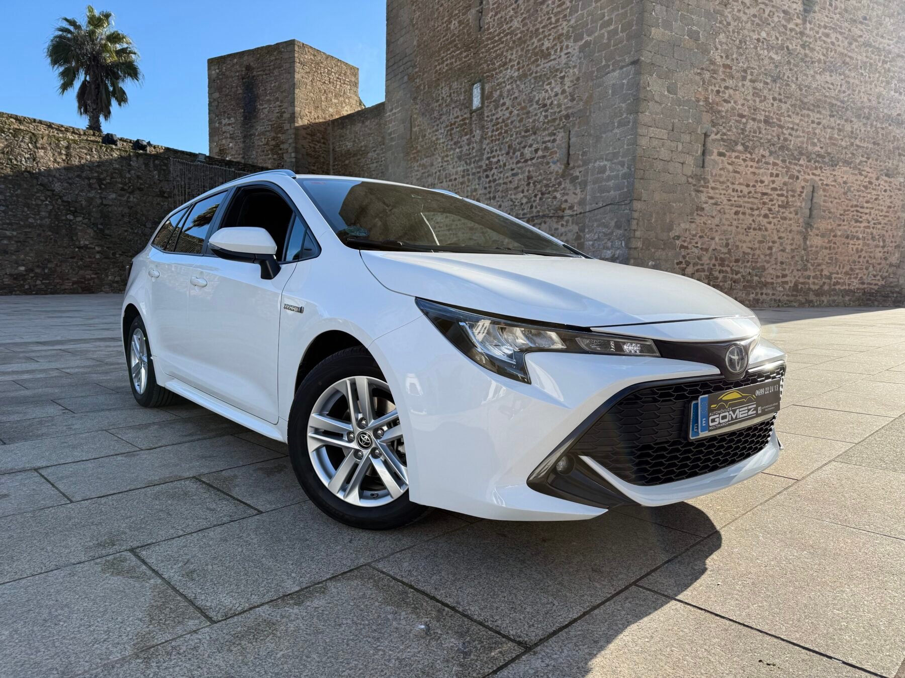 TOYOTA Auris Corolla  familiar 1.8 125H ACTIVE TECH E-CVT TOU SPORT 