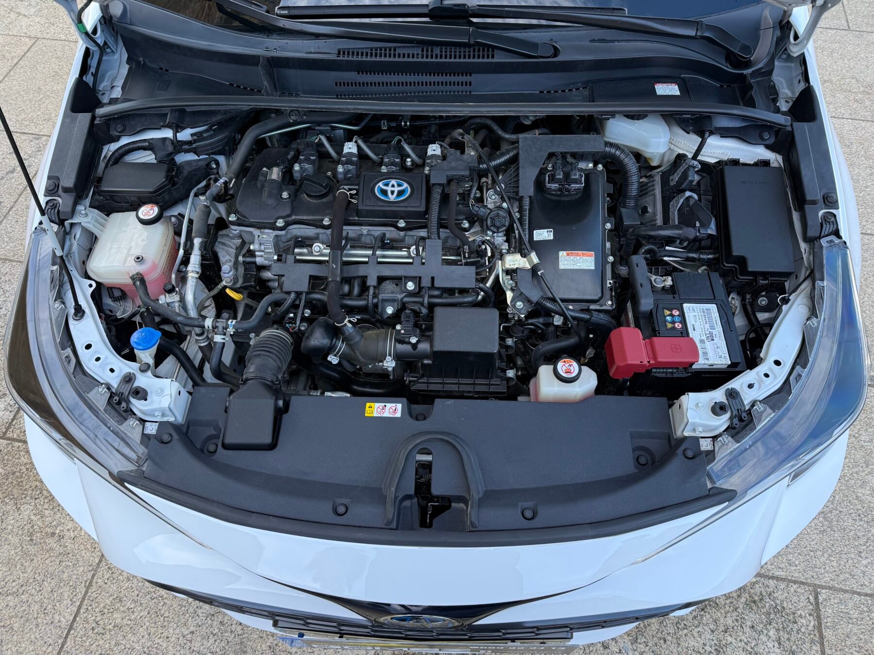 TOYOTA Auris Corolla  familiar 1.8 125H ACTIVE TECH E-CVT TOU SPORT 