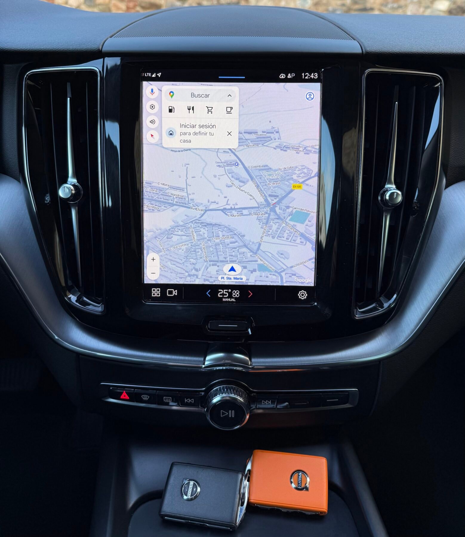 VOLVO XC60 2.0 B4 D AWD Momentum Pro Auto 197