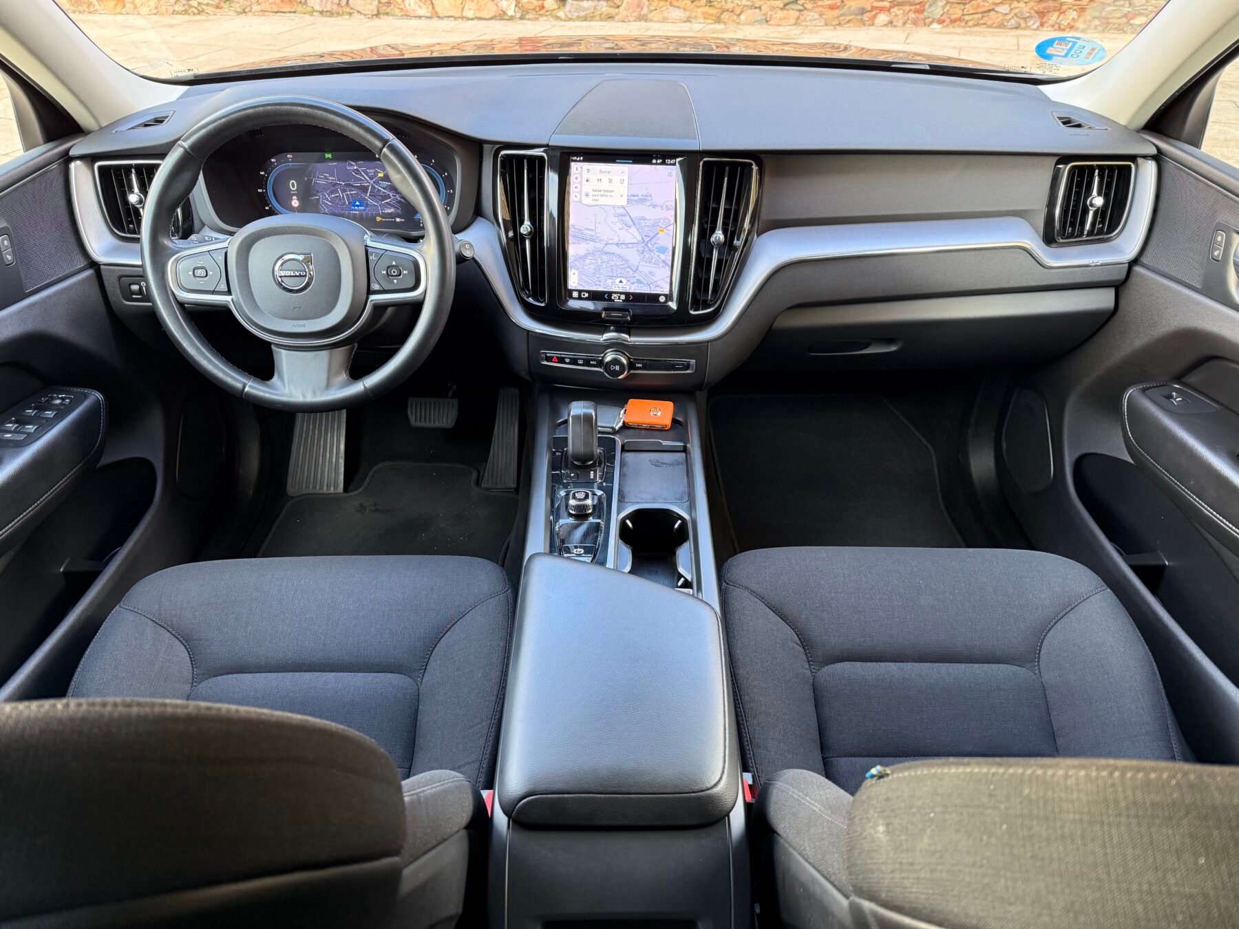 VOLVO XC60 2.0 B4 D AWD Momentum Pro Auto 197