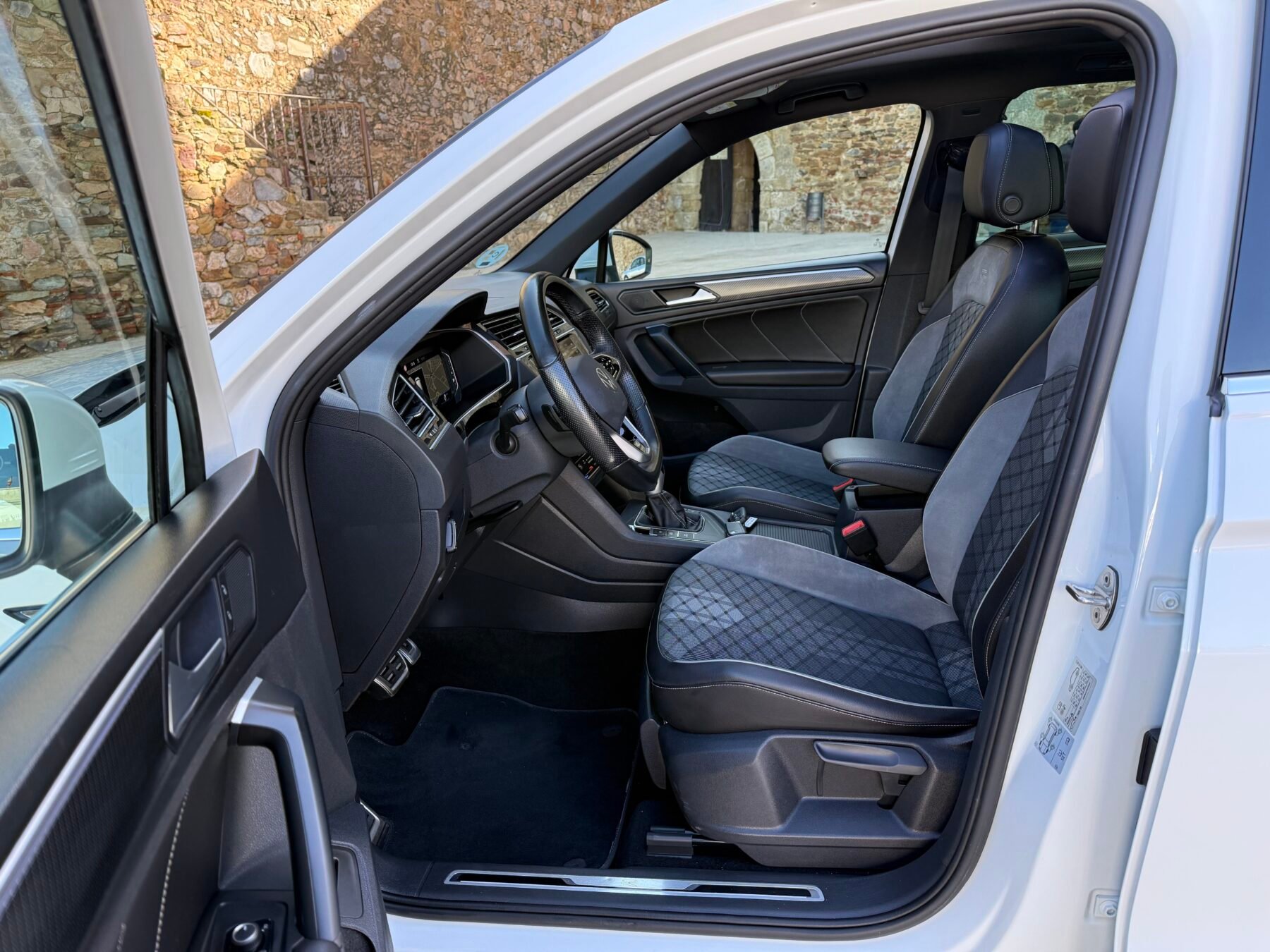 VOLKSWAGEN Tiguan R-Line 2.0 TDI Techo 150 CV 