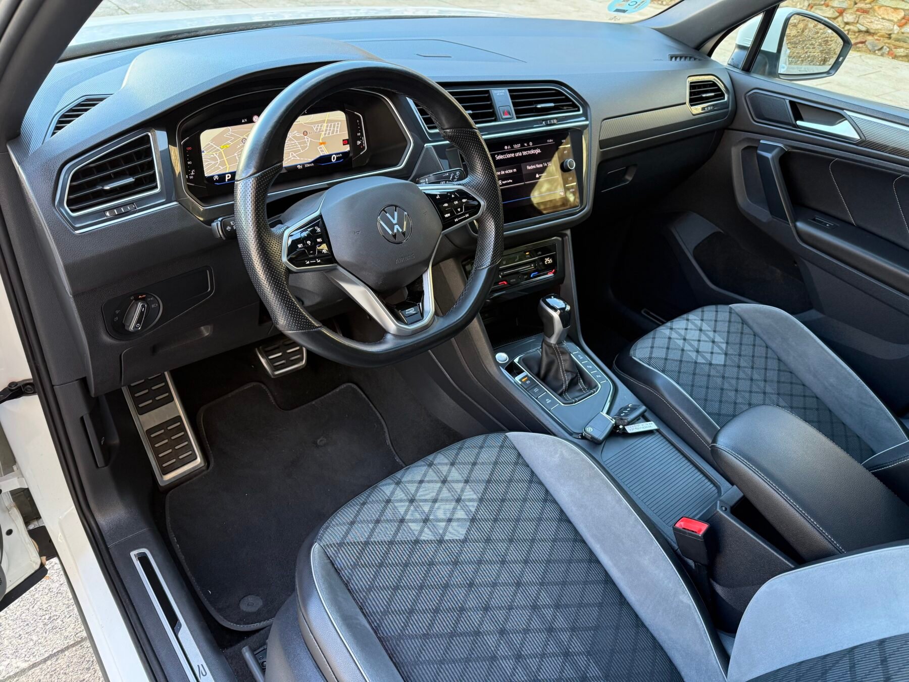 VOLKSWAGEN Tiguan R-Line 2.0 TDI Techo 150 CV 