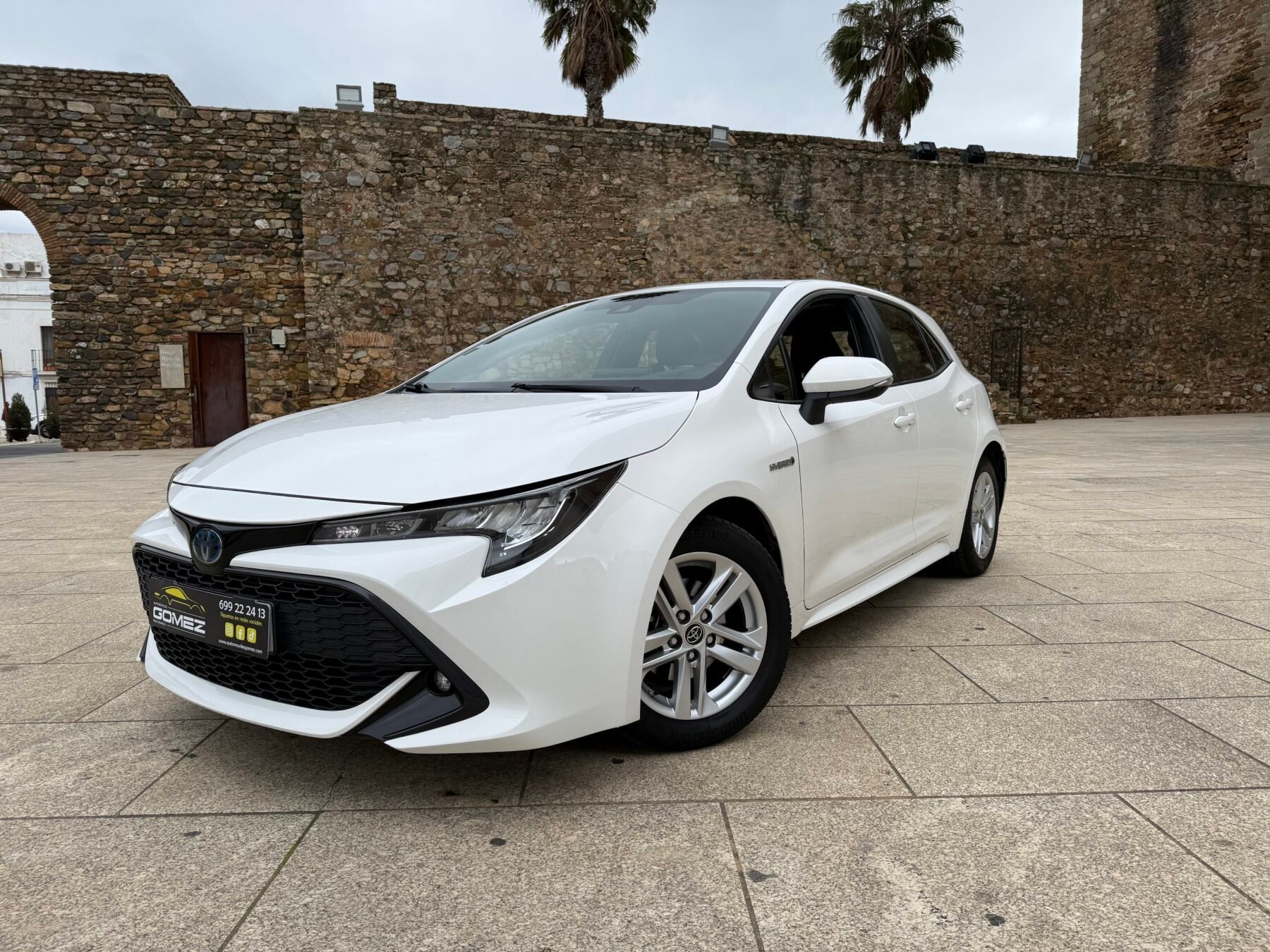 TOYOTA Corolla  1.8 125H ACTIVE TECH E-CVT