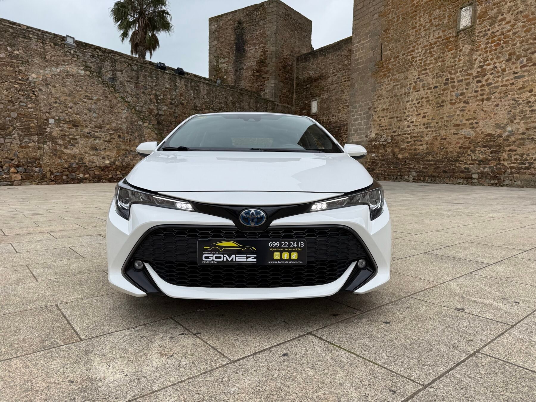 TOYOTA Corolla  1.8 125H ACTIVE TECH E-CVT