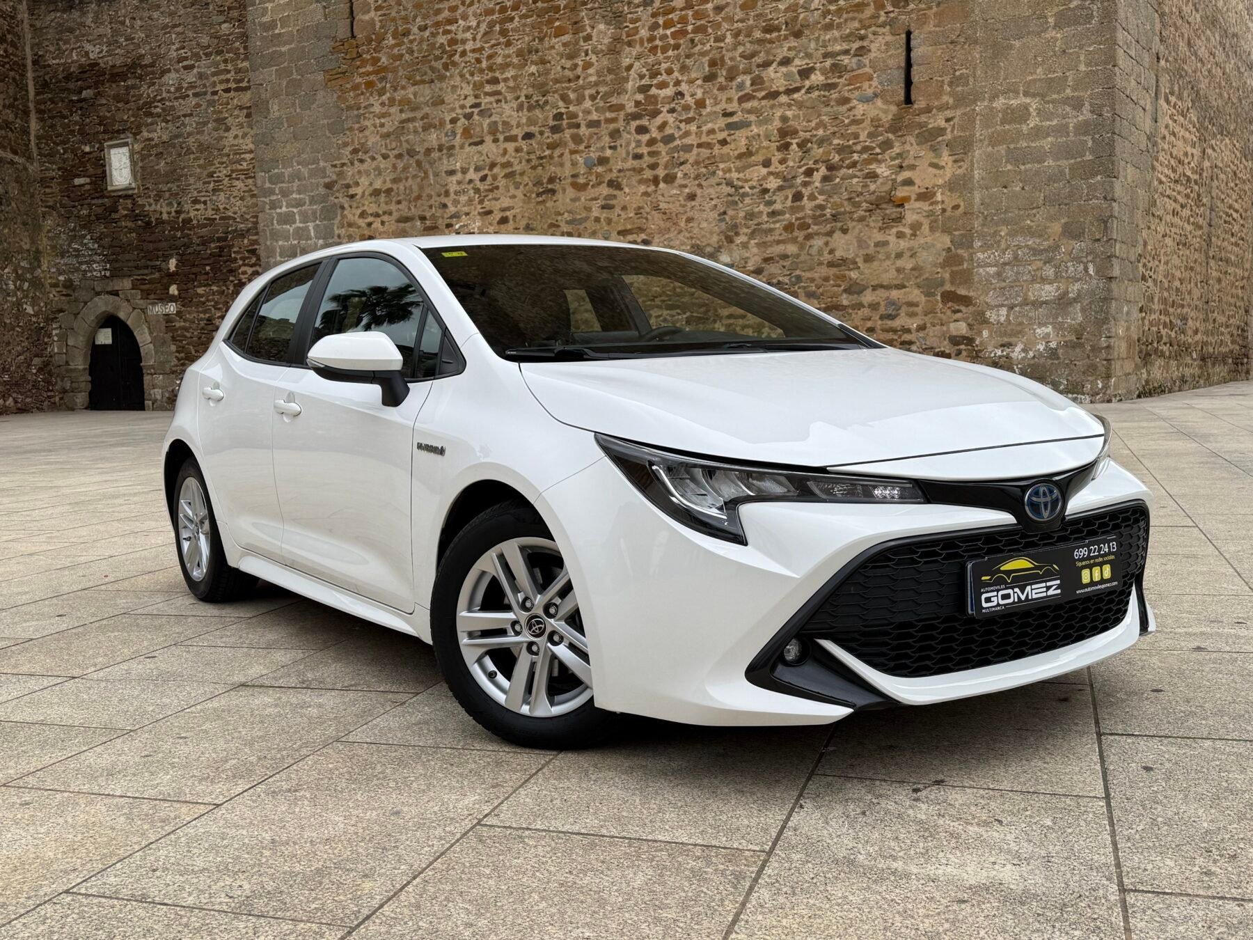 TOYOTA Corolla  1.8 125H ACTIVE TECH E-CVT