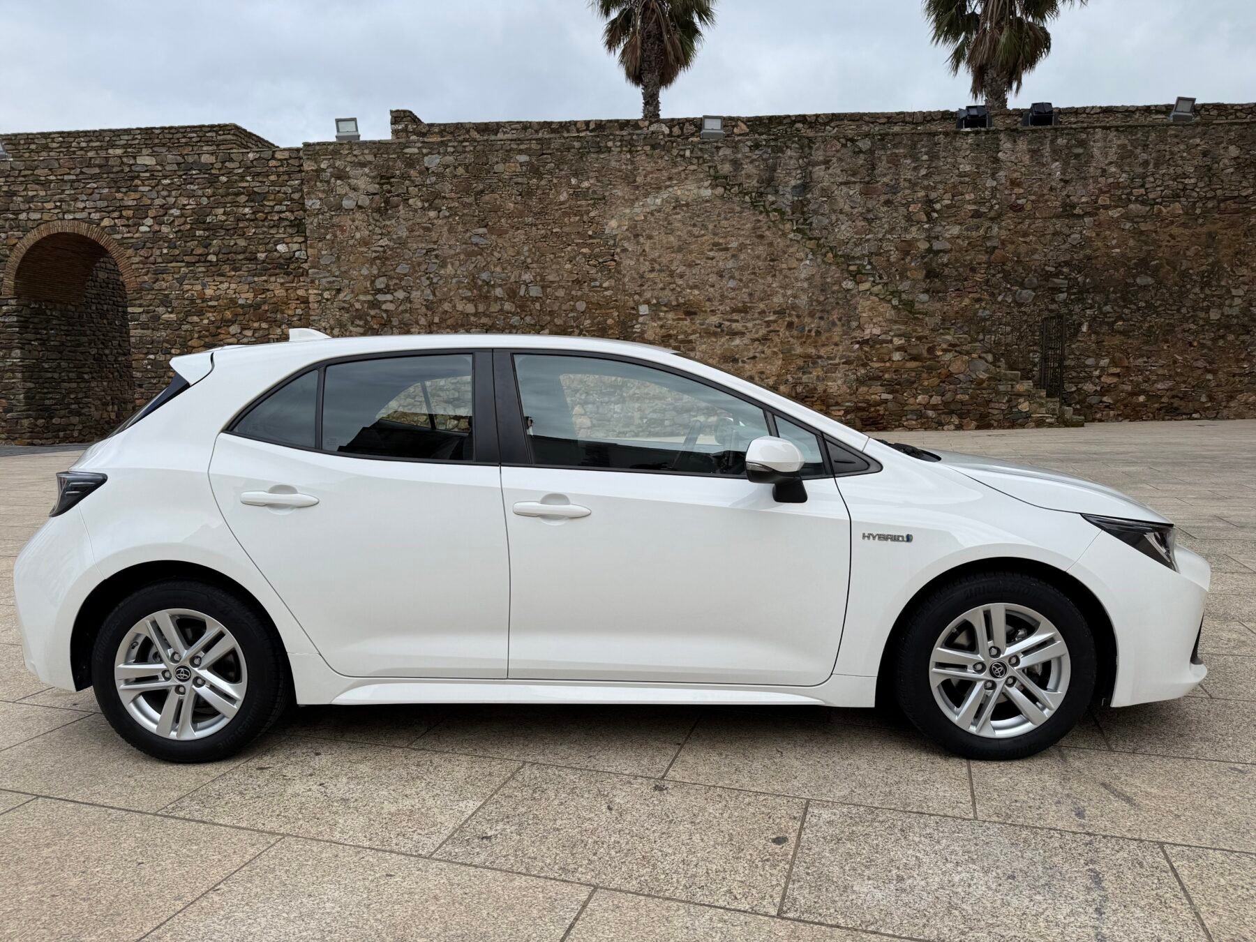 TOYOTA Corolla  1.8 125H ACTIVE TECH E-CVT