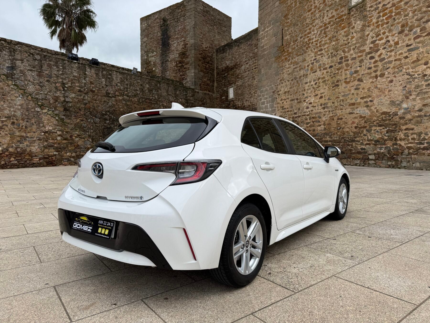 TOYOTA Corolla  1.8 125H ACTIVE TECH E-CVT