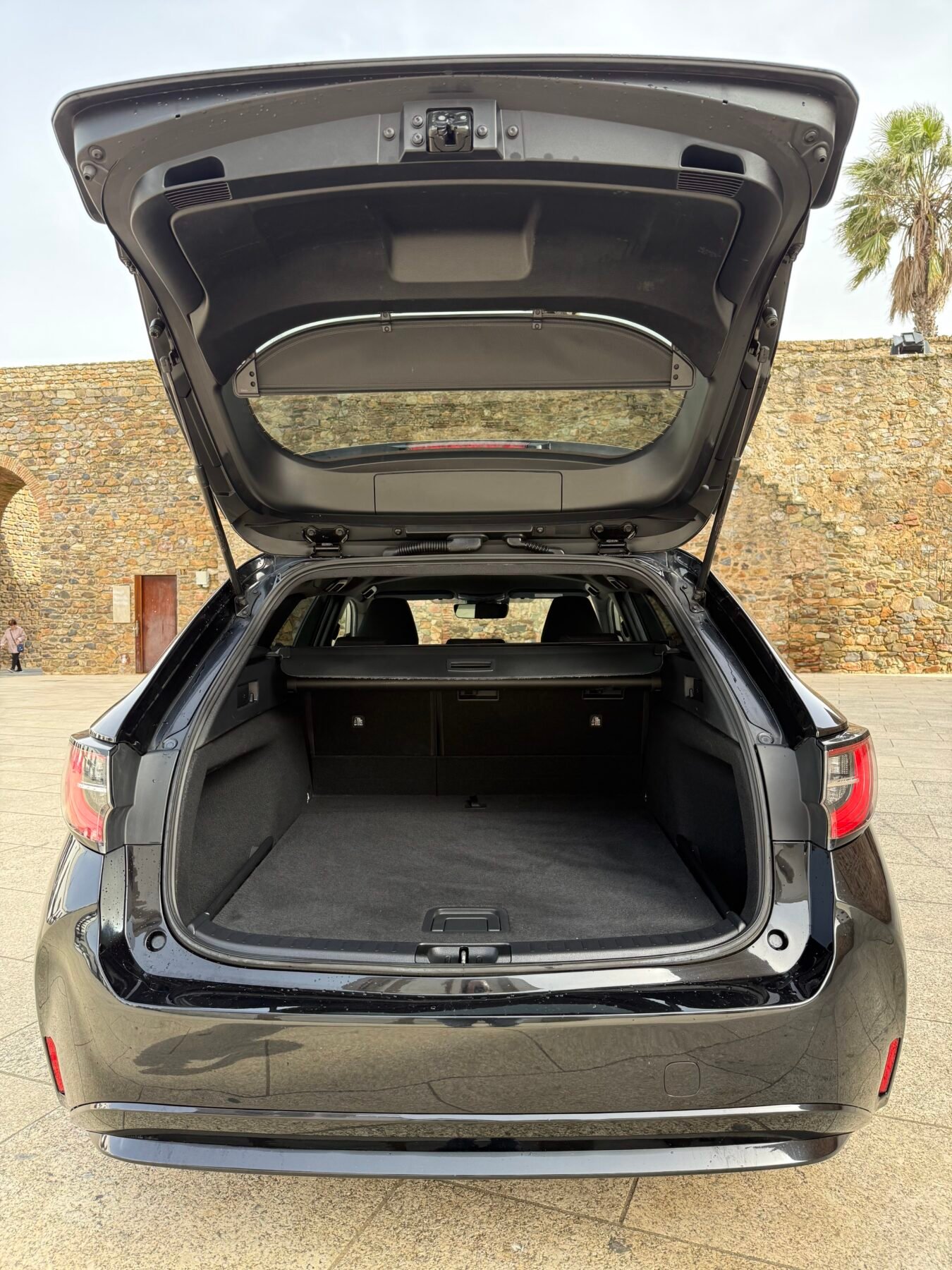 TOYOTA Corolla  1.8 125H ACTIVE TECH E-CVT TOU SPORT 