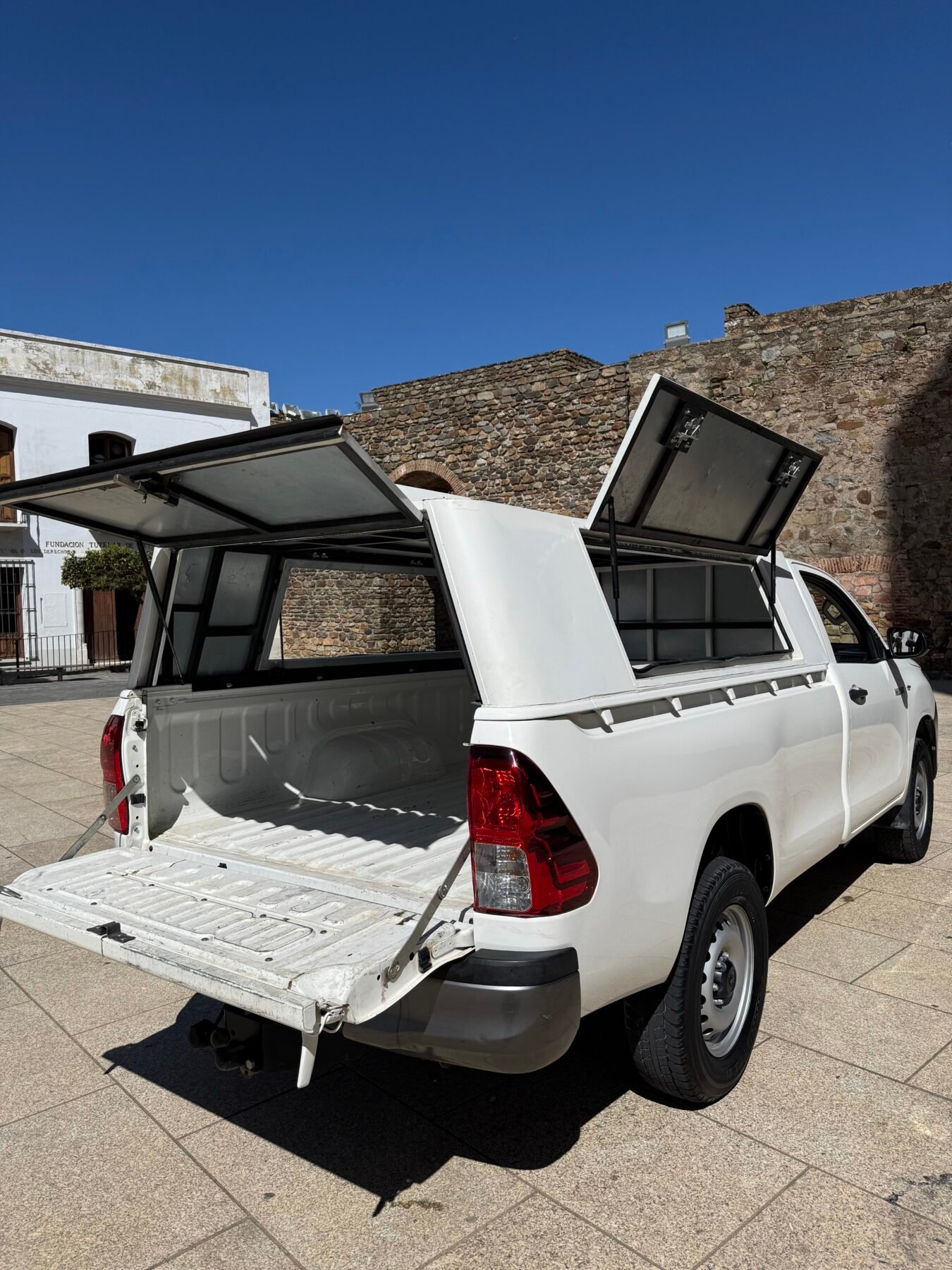 TOYOTA Hilux pickup 2.4 D-4D Cabina GX 150 CV