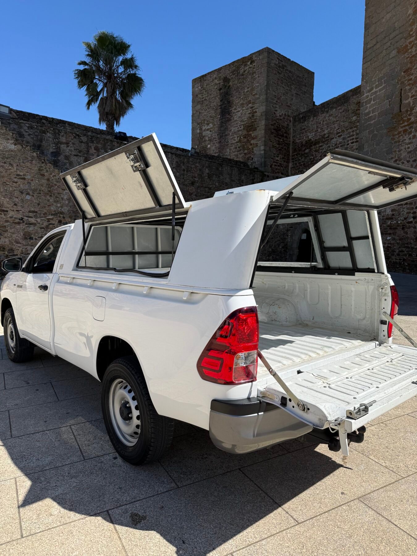 TOYOTA Hilux pickup 2.4 D-4D Cabina GX 150 CV