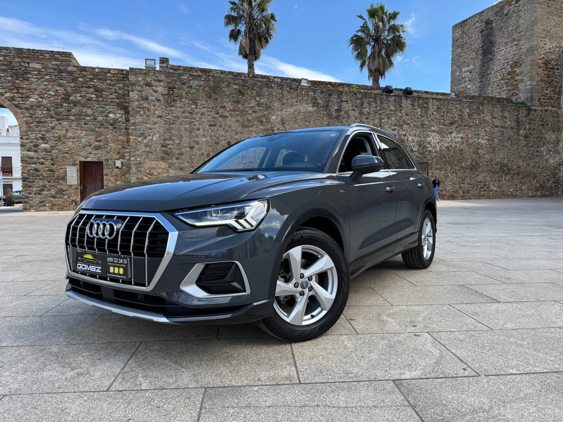 AUDI Q3 2.0 TDI   S tronic S LINE 