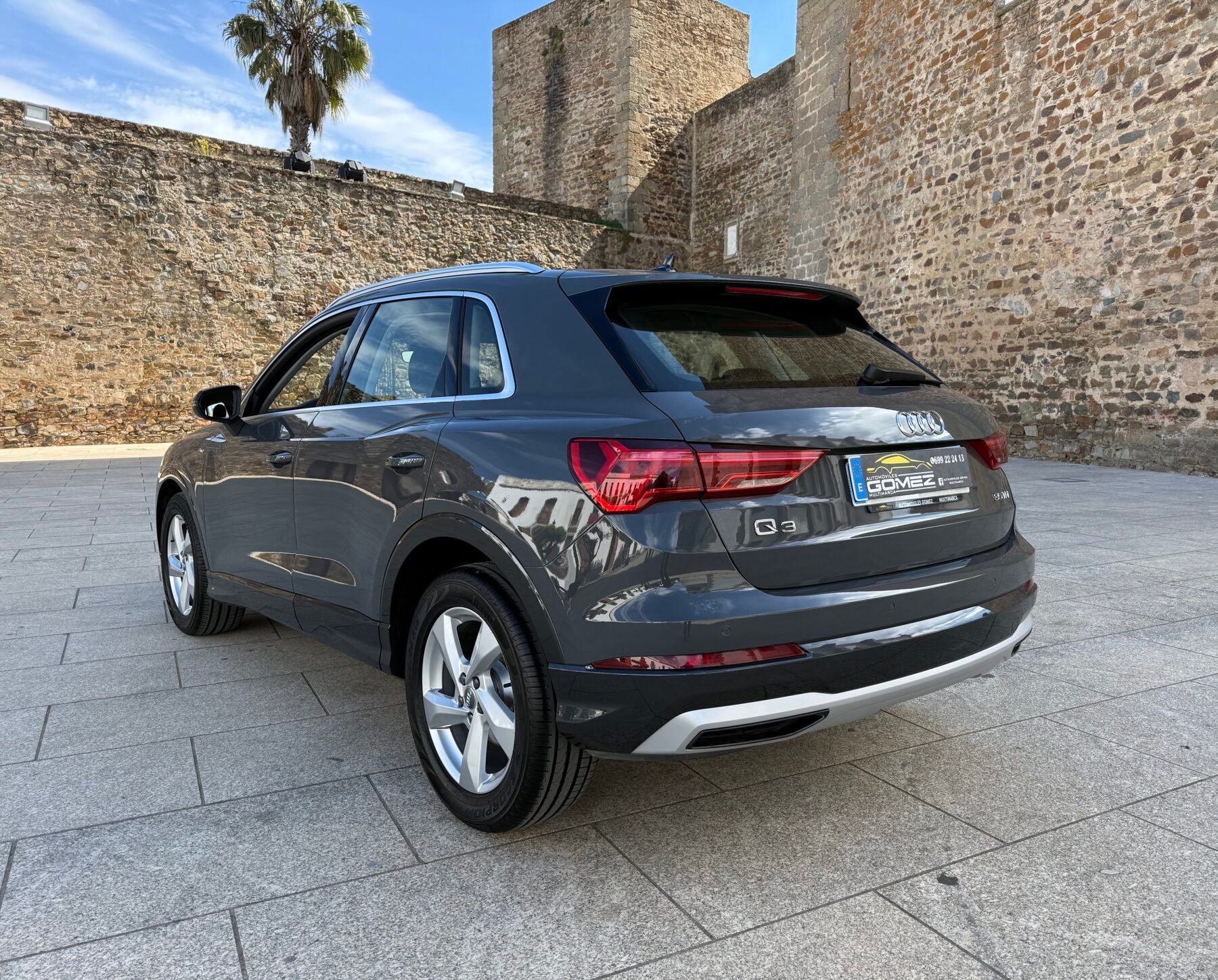 AUDI Q3 2.0 TDI   S tronic S LINE 