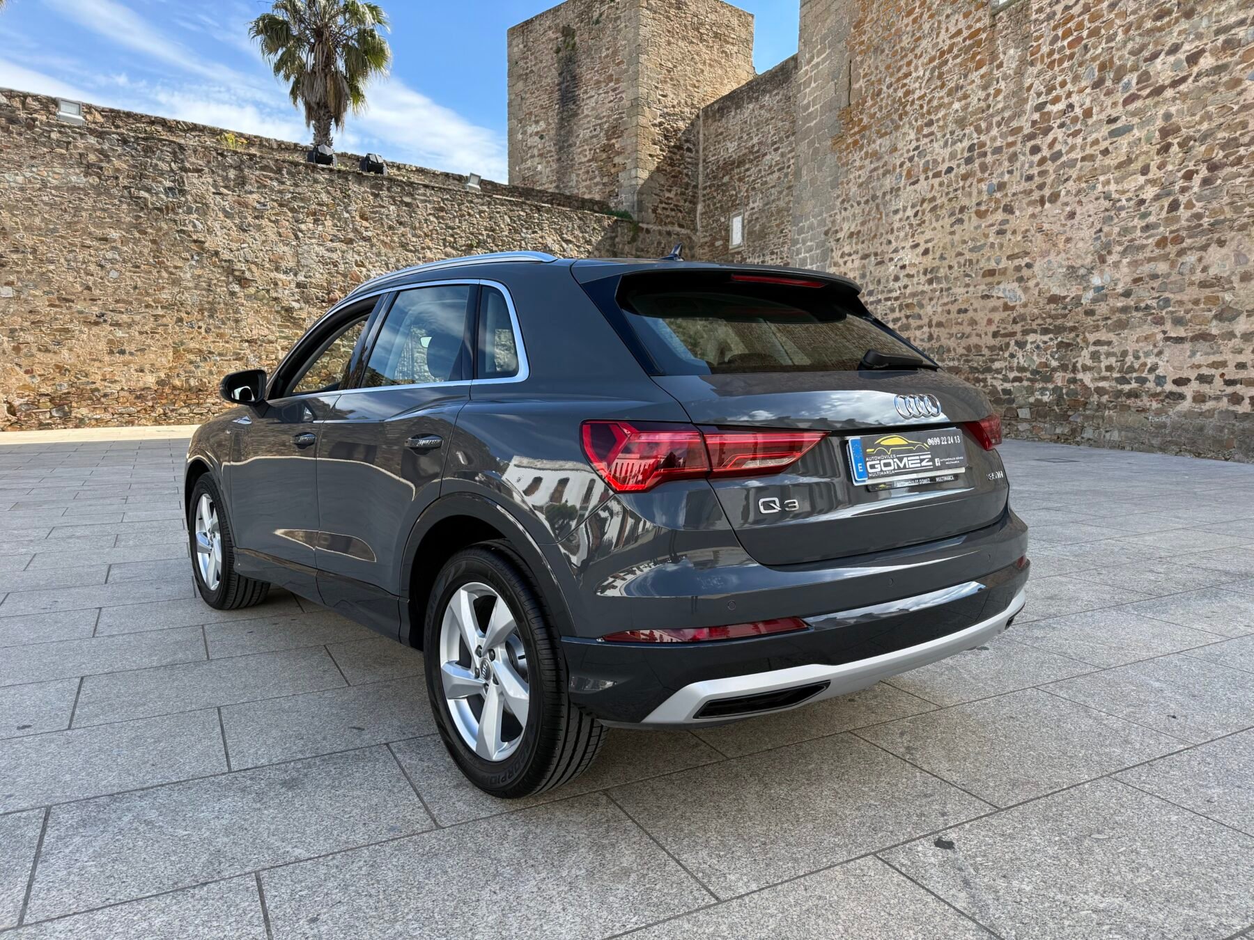 AUDI Q3 2.0 TDI   S tronic S LINE 