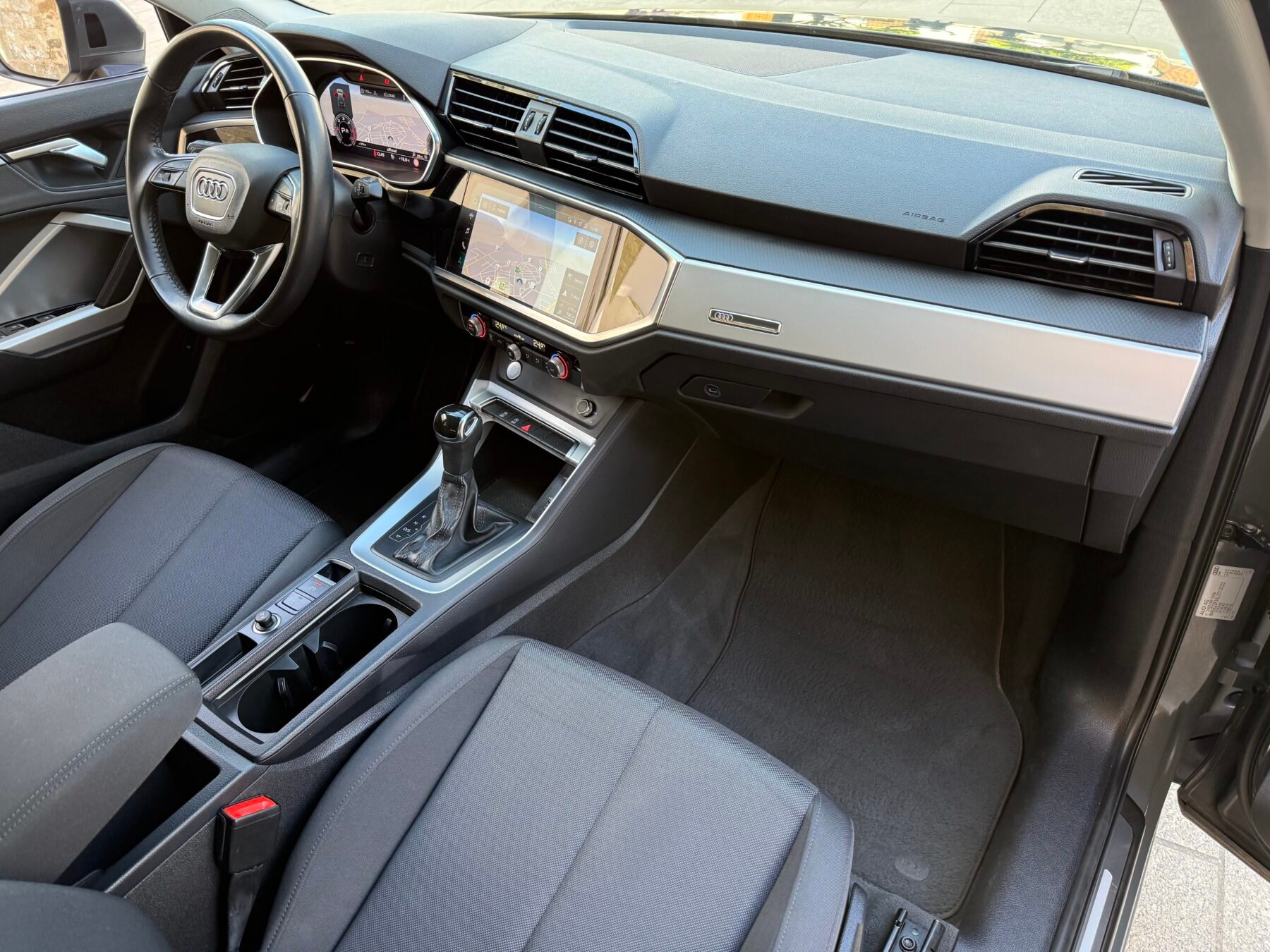 AUDI Q3 2.0 TDI   S tronic S LINE 