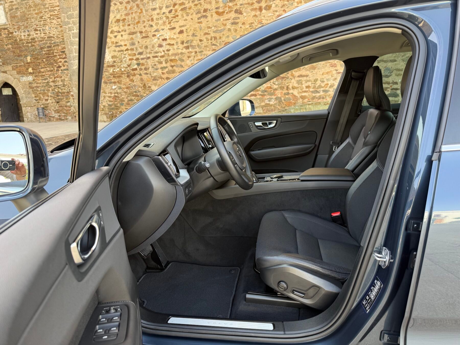 VOLVO XC60 2.0 B4 D4 AWD Business Plus Auto